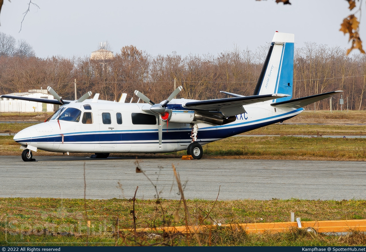 Photo of YR-XXC - Rockwell Commander 690A operated by Primul Meridian