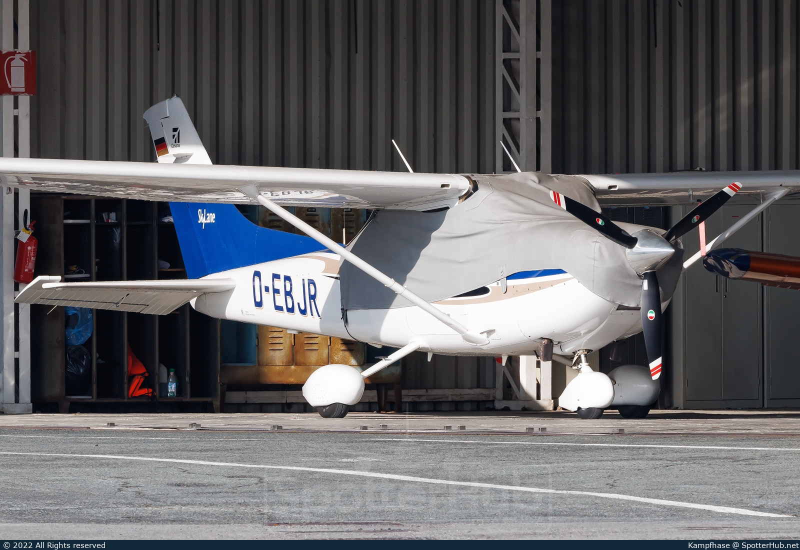 Photo of D-EBJR - Cessna 182T Skylane operated by Private