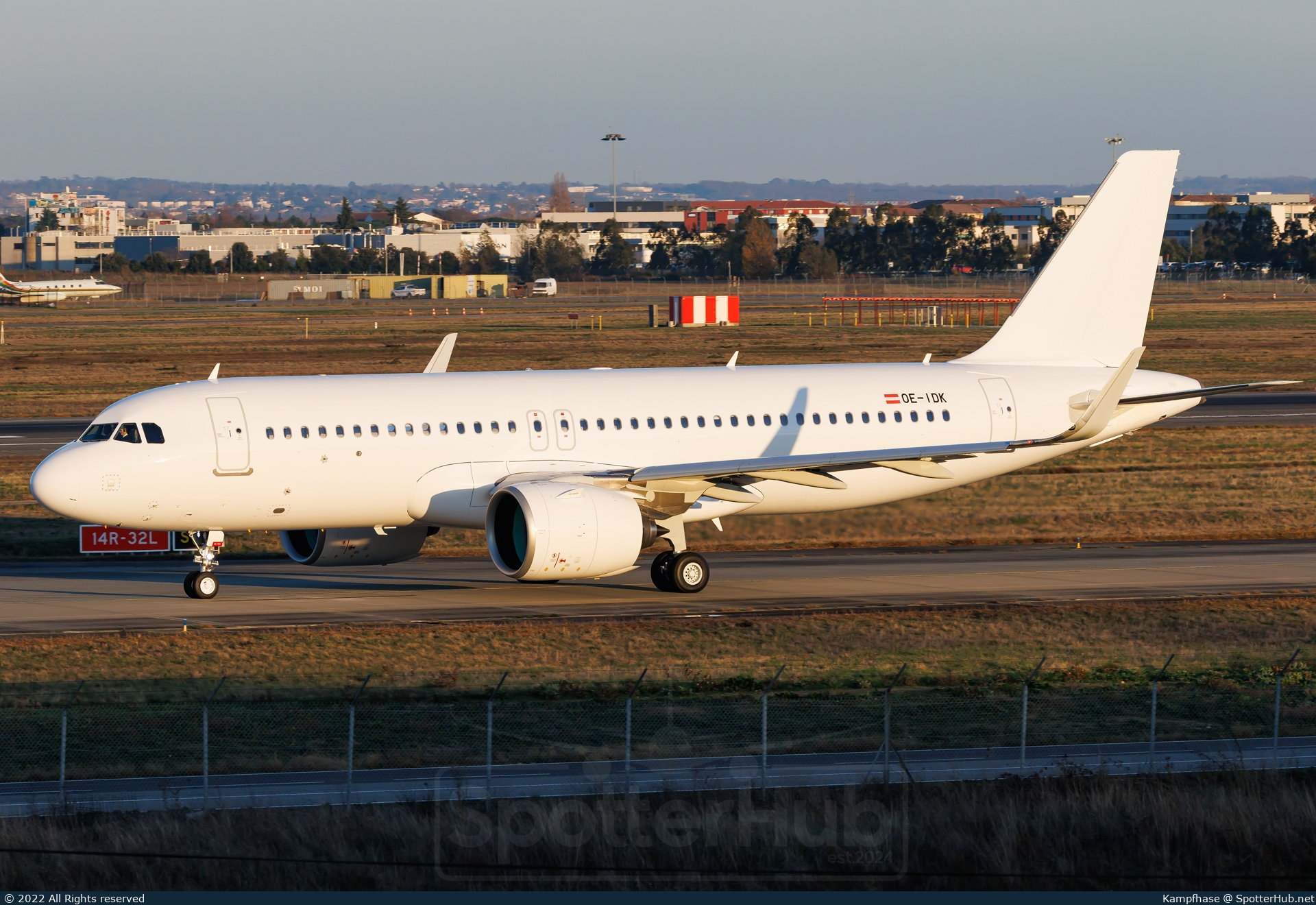 Photo of OE-IDK - Airbus A320-271N operated by Avolon Aerospace