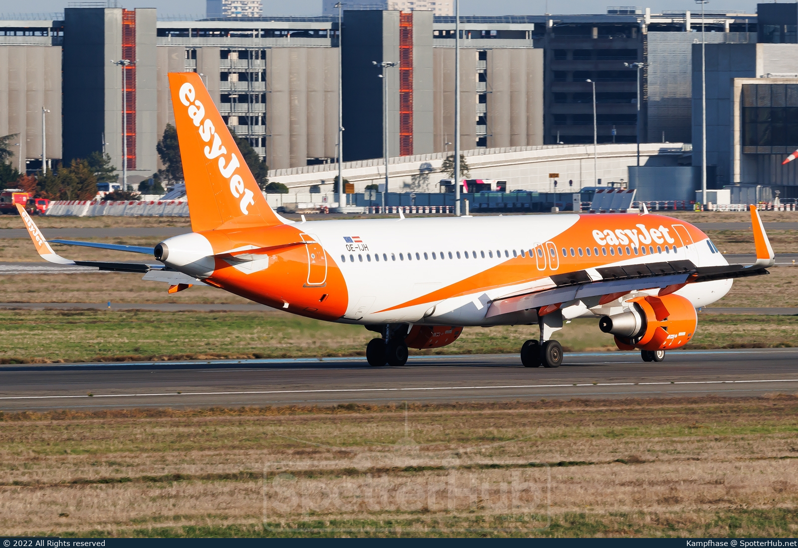 Photo of OE-IJH - Airbus A320-214 operated by easyJet Europe