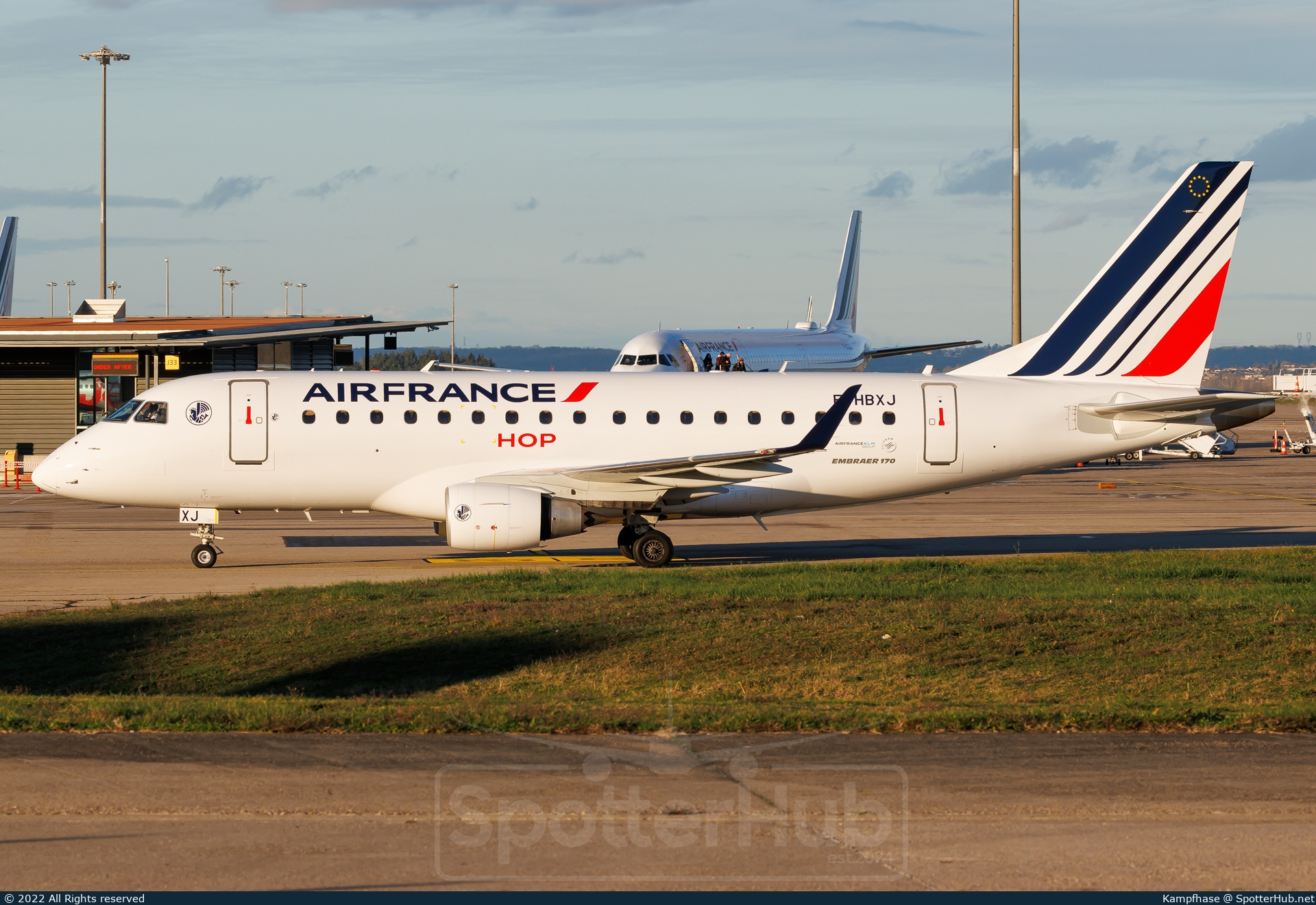 Photo of F-HBXJ - Embraer ERJ-170STD operated by Air France HOP