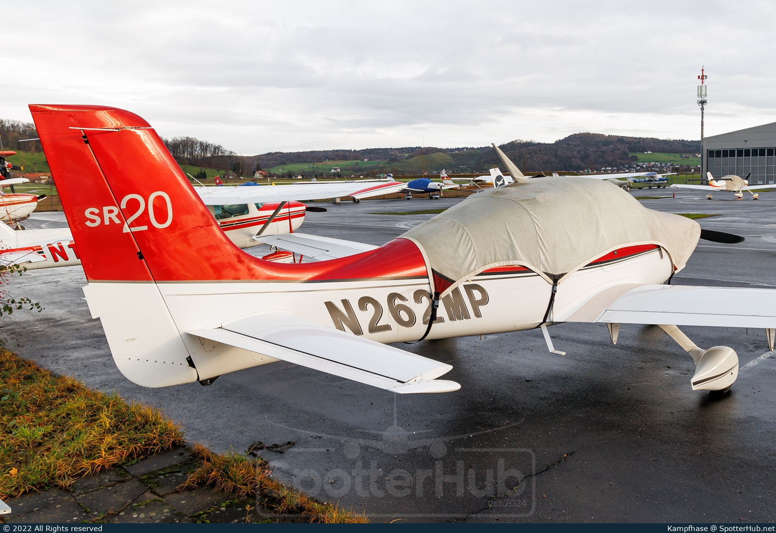 Photo of N262MP - Cirrus SR20 G2 operated by Private