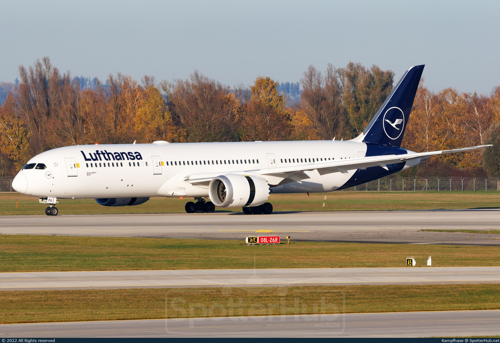 Photo of D-ABPA - Boeing 787-9 Dreamliner operated by Lufthansa