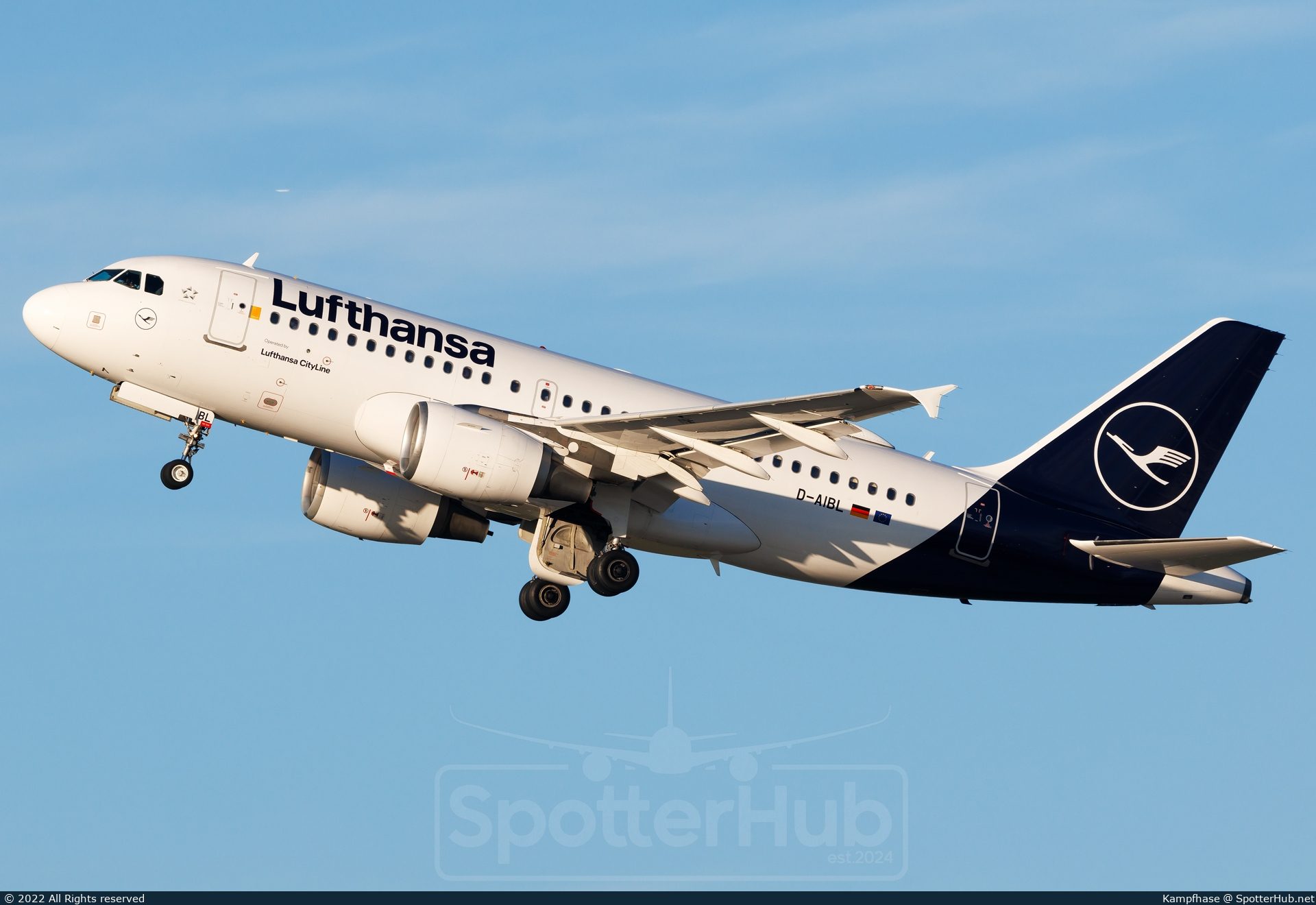 Photo of D-AIBL - Airbus A319-112 operated by Lufthansa CityLine