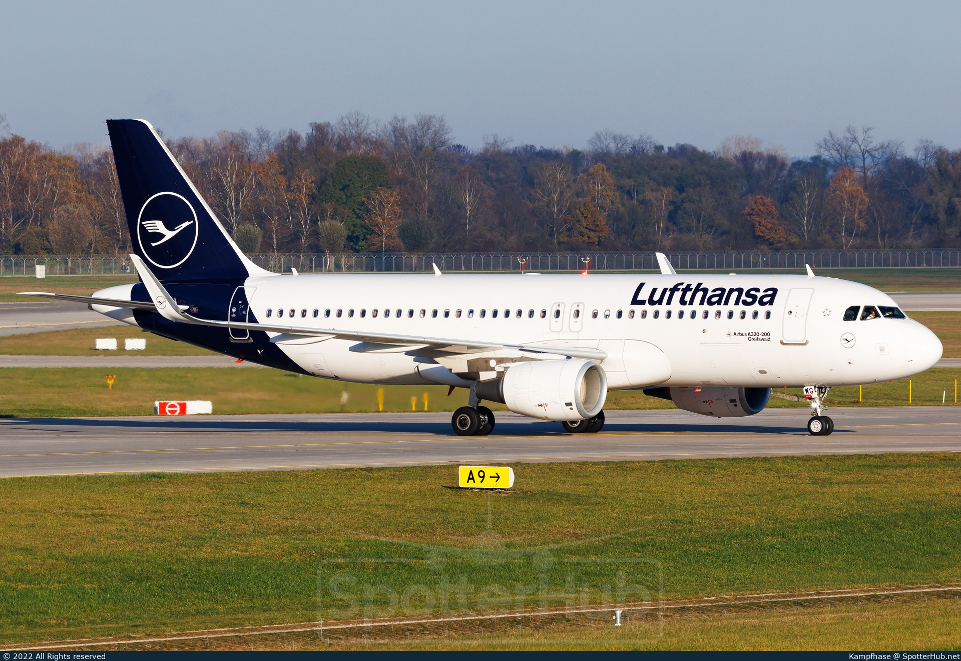 Photo of D-AIWG - Airbus A320-214 operated by Lufthansa