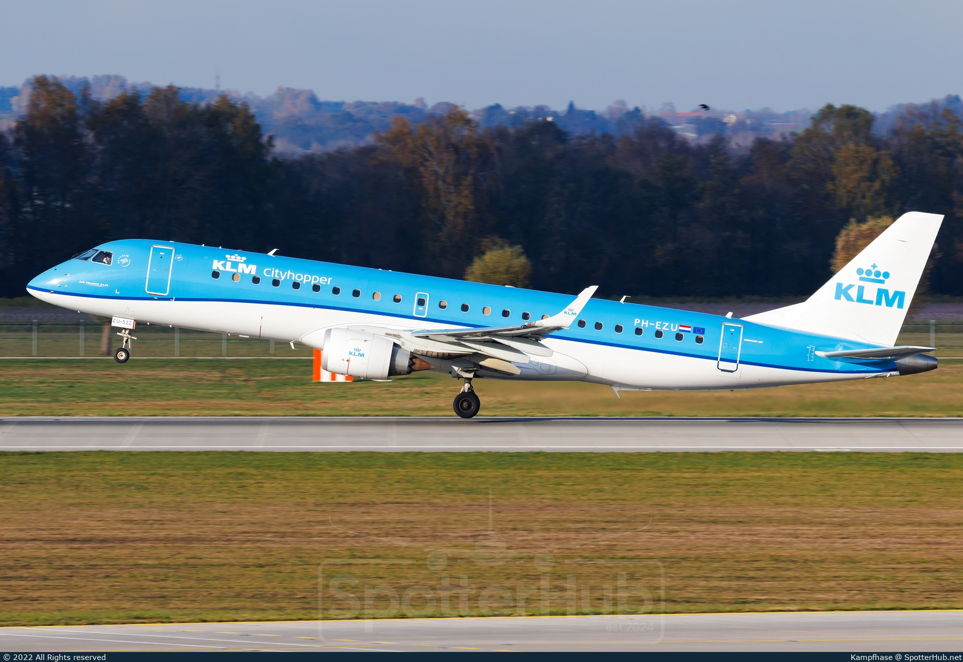 Photo of PH-EZU - Embraer ERJ-190STD operated by KLM Cityhopper