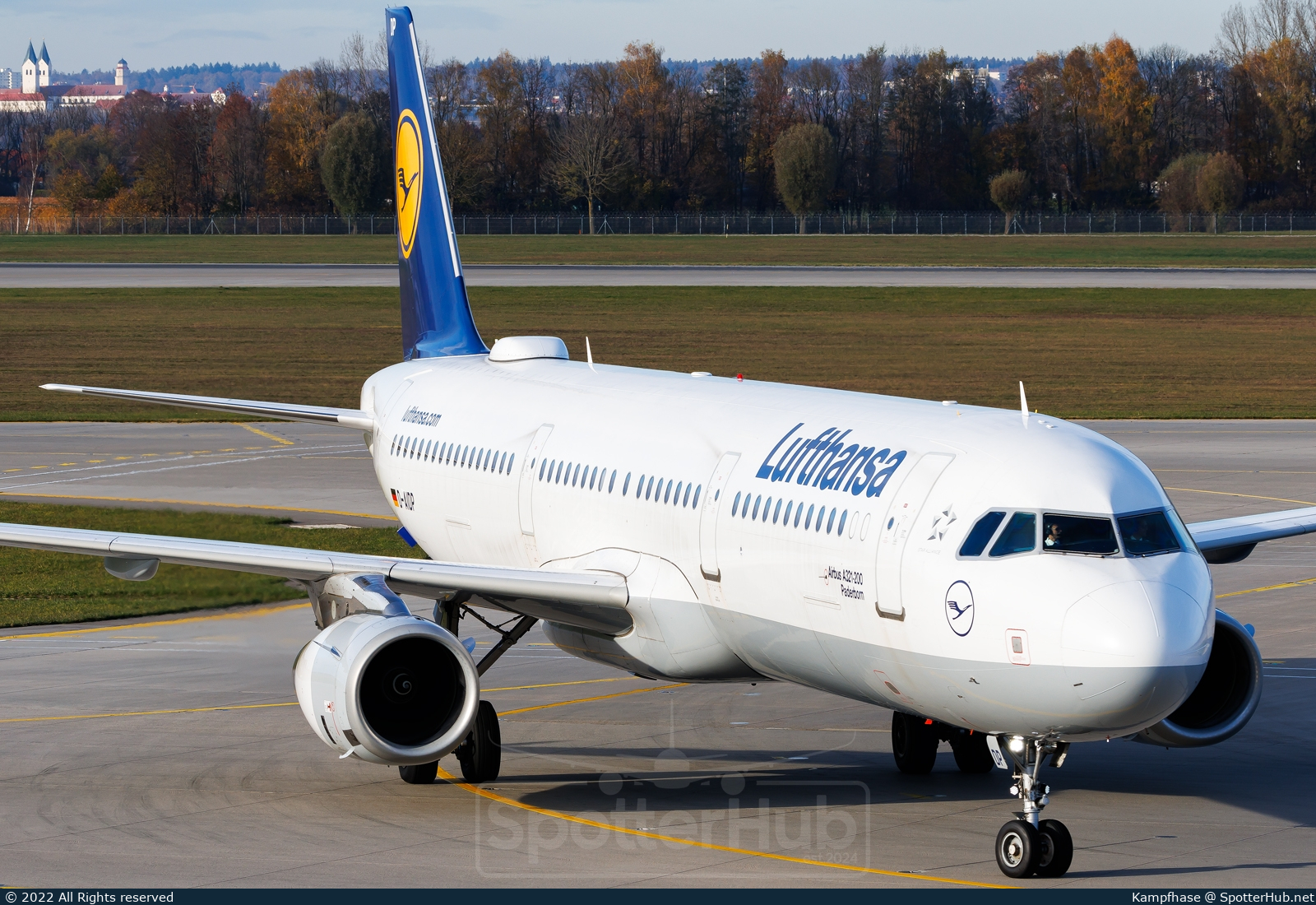 Photo of D-AIDP - Airbus A321-231 operated by Lufthansa