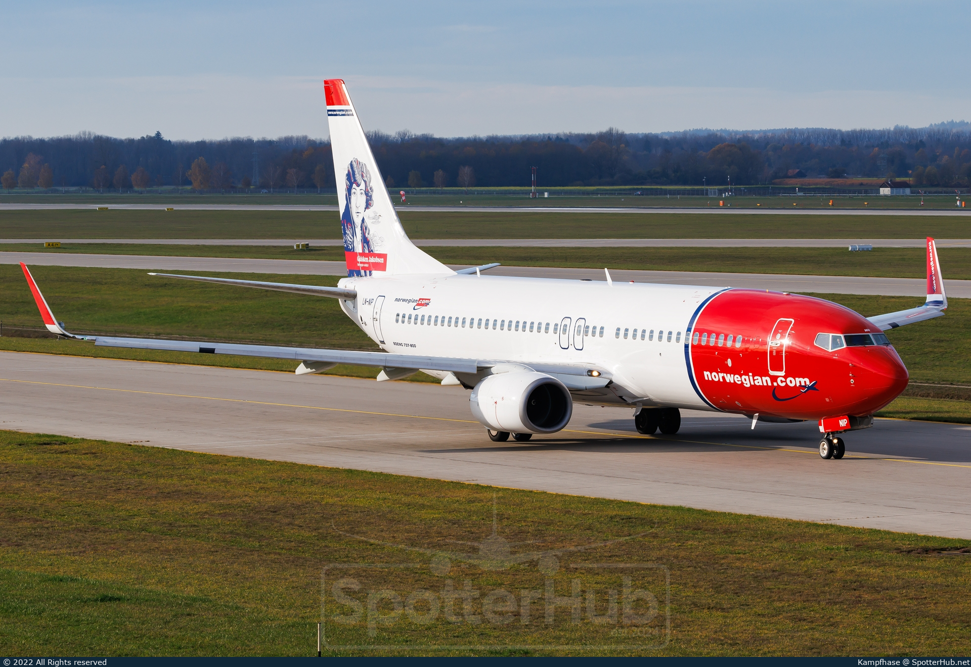 Photo of LN-NIP - Boeing 737-86N operated by Norwegian Air Shuttle