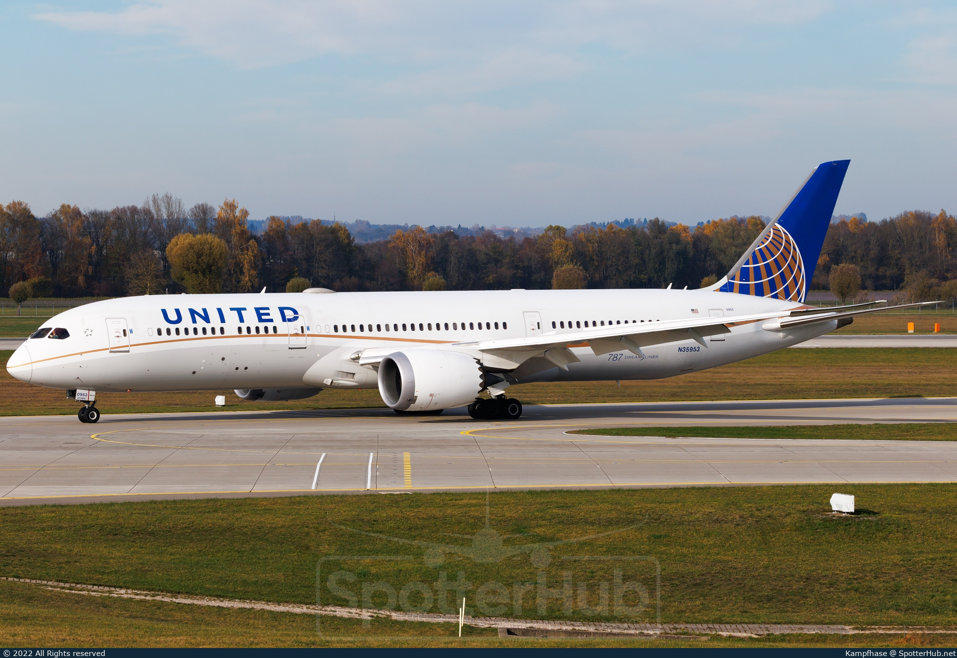 Photo of N35953 - Boeing 787-9 Dreamliner operated by United Airlines