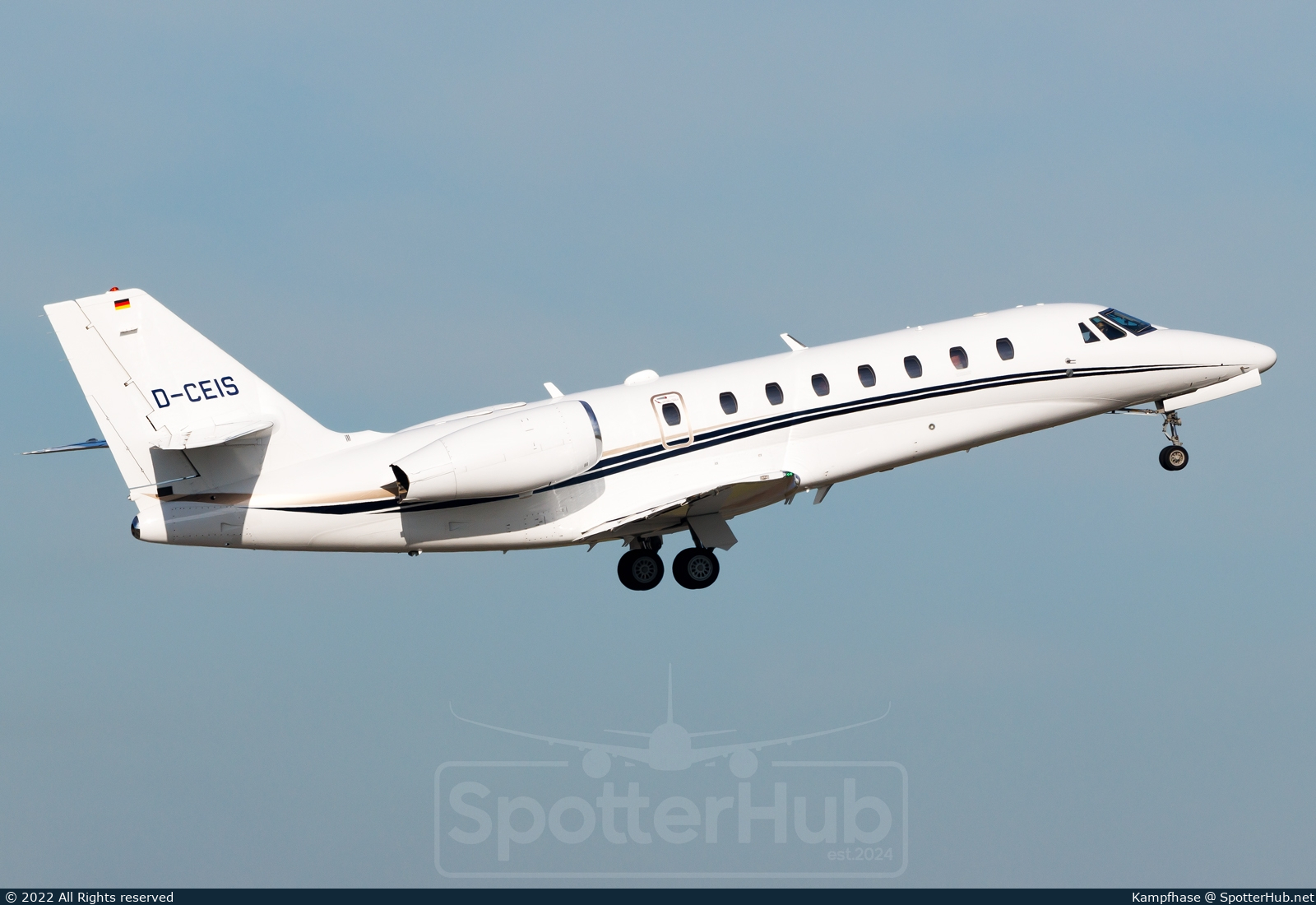 Photo of D-CEIS - Cessna 680 Citation Sovereign operated by E-Aviation