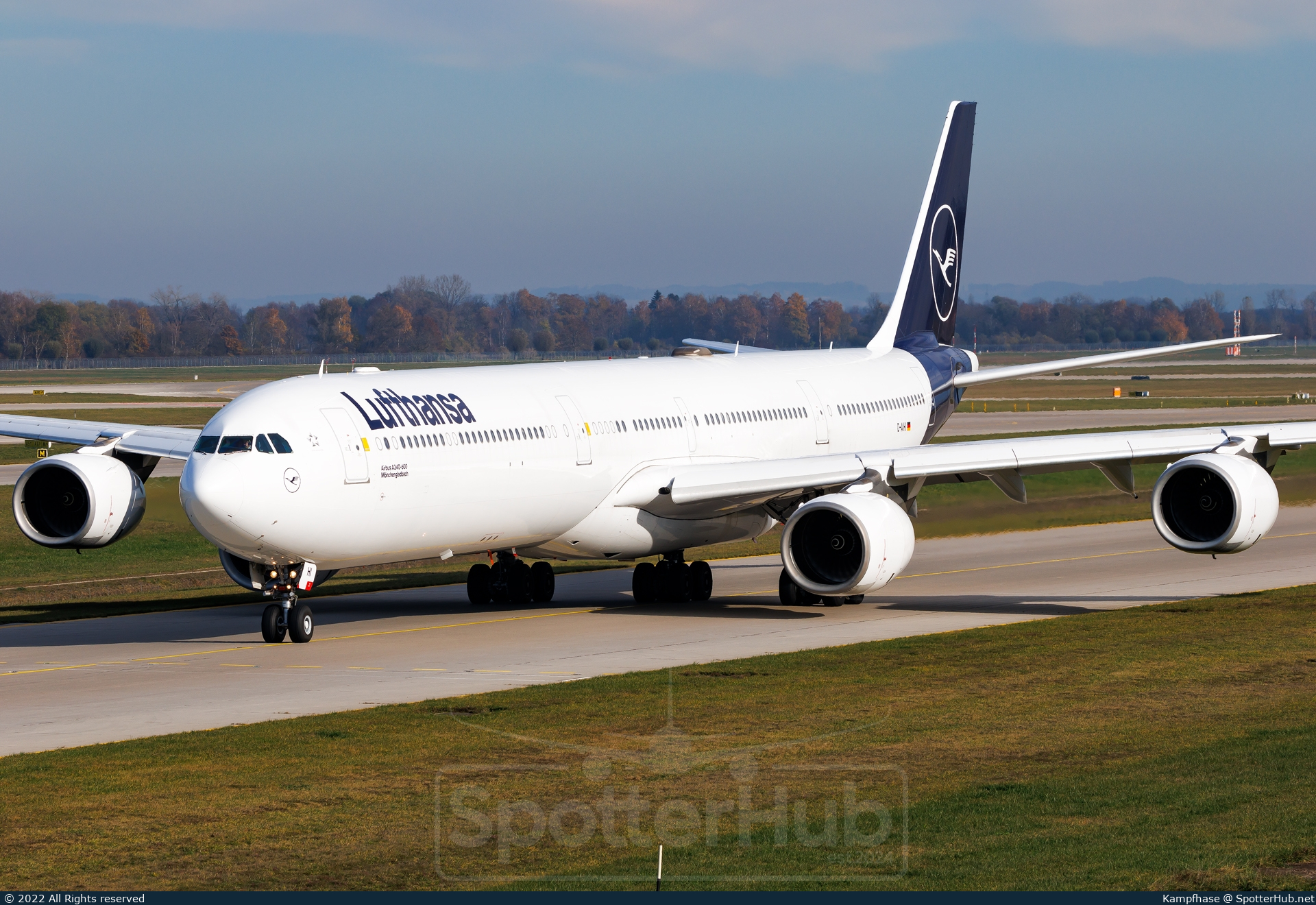 Photo of D-AIHI - Airbus A340-642 operated by Lufthansa