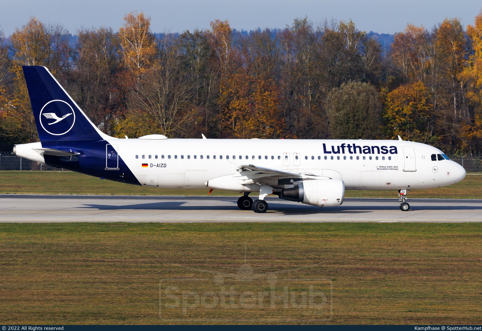 Photo of D-AIZD - Airbus A320-214 operated by Lufthansa