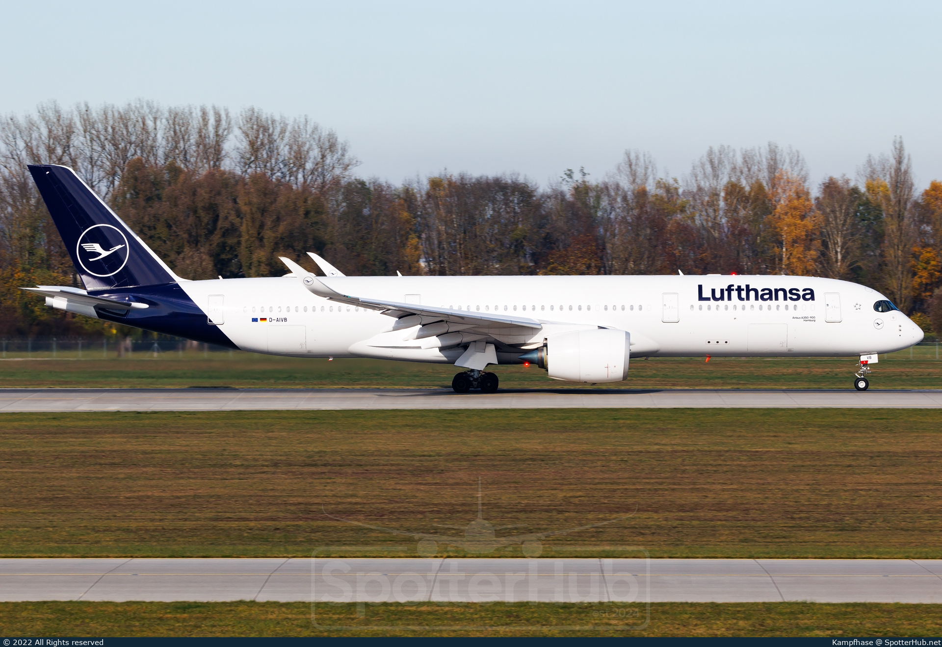Photo of D-AIVB - Airbus A350-941 operated by Lufthansa