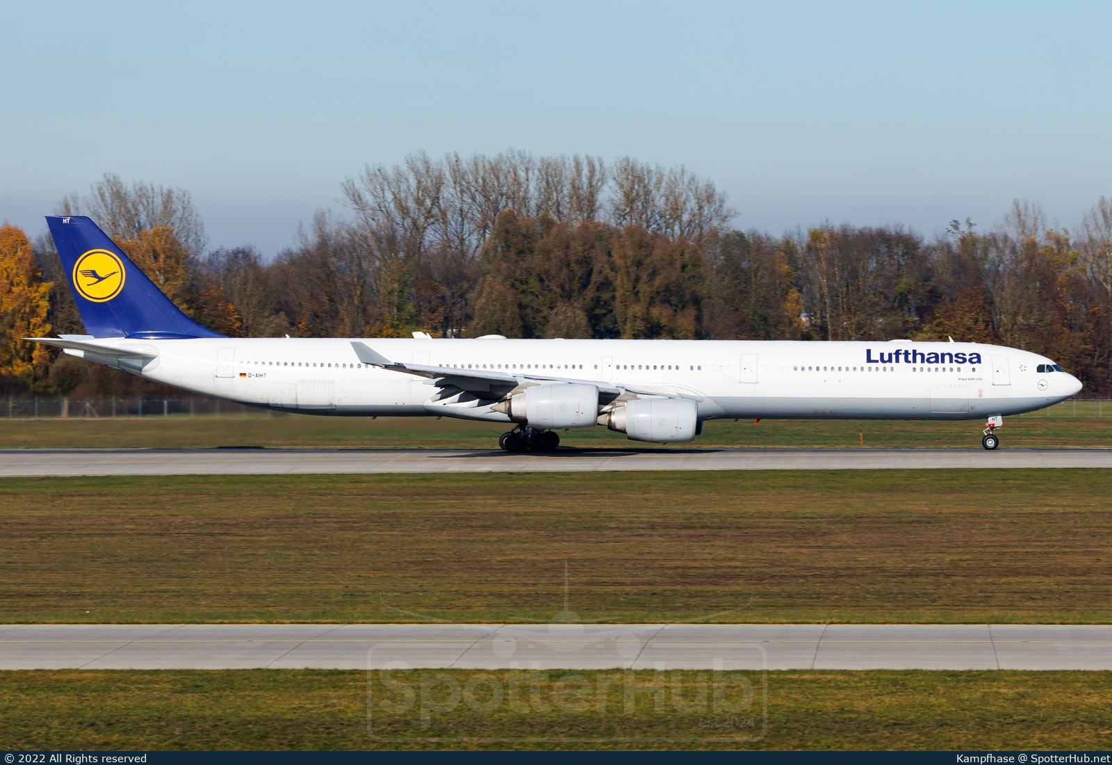 Photo of D-AIHT - Airbus A340-642 operated by Lufthansa