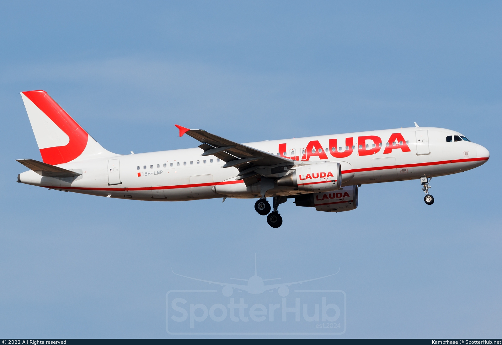 Photo of 9H-LMP - Airbus A320-214 operated by Lauda Europe