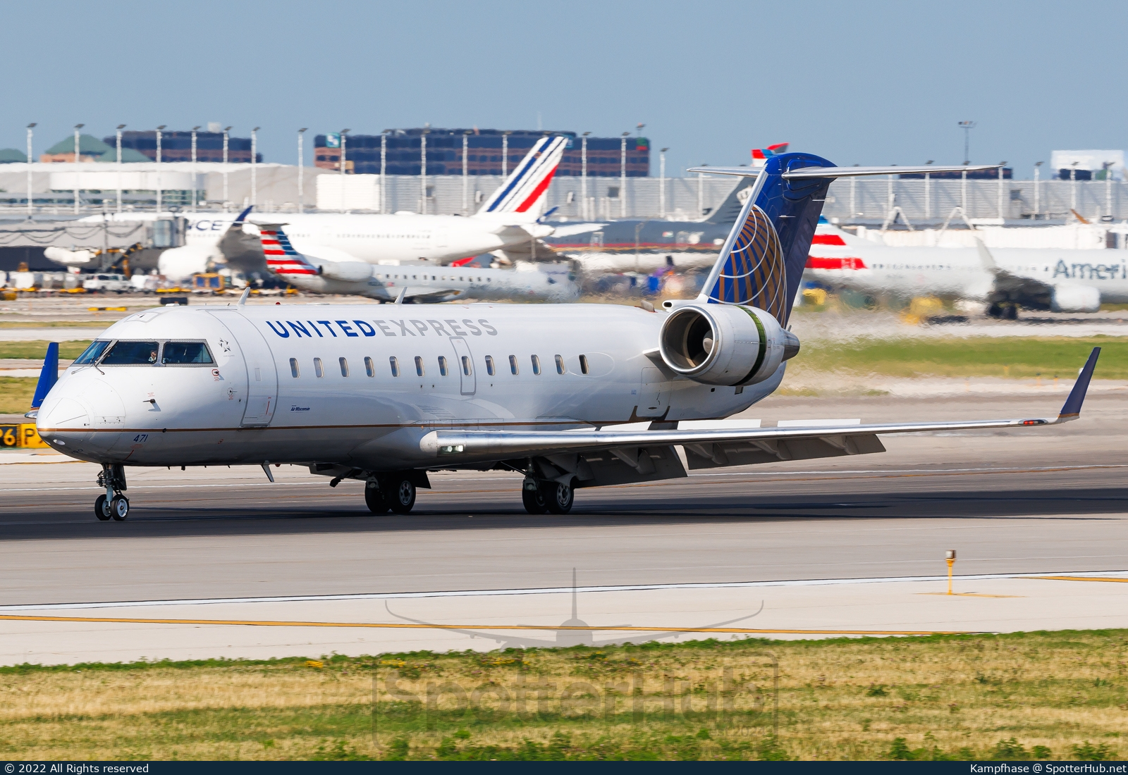Photo of N471ZW - Bombardier CRJ-200LR operated by United Express (opb Air Wisconsin)