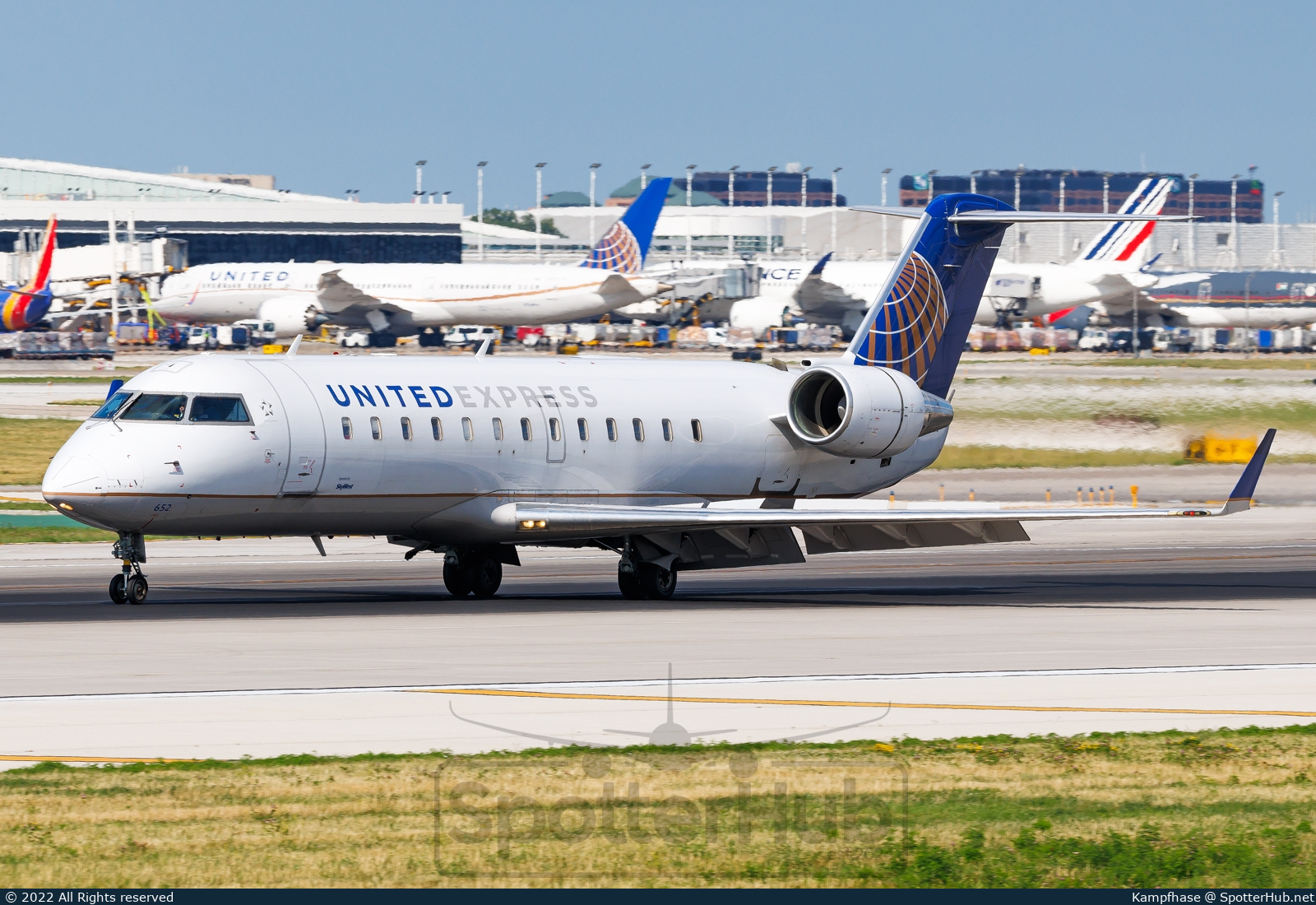 Photo of N652BR - Bombardier CRJ-200LR operated by United Express (opb SkyWest Airlines)