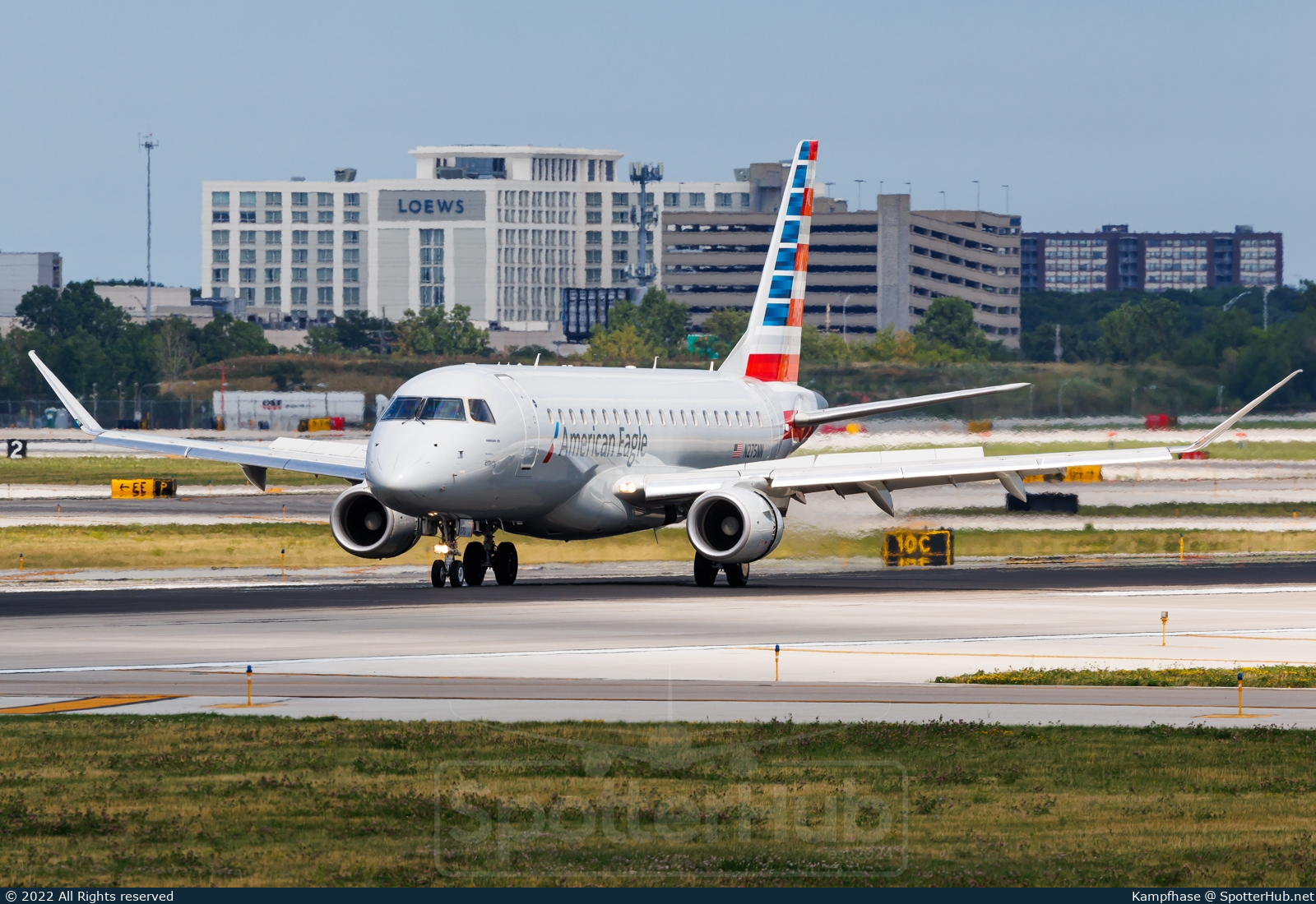 Photo of N275NN - Embraer ERJ-175LR operated by American Eagle (opb Envoy Air)
