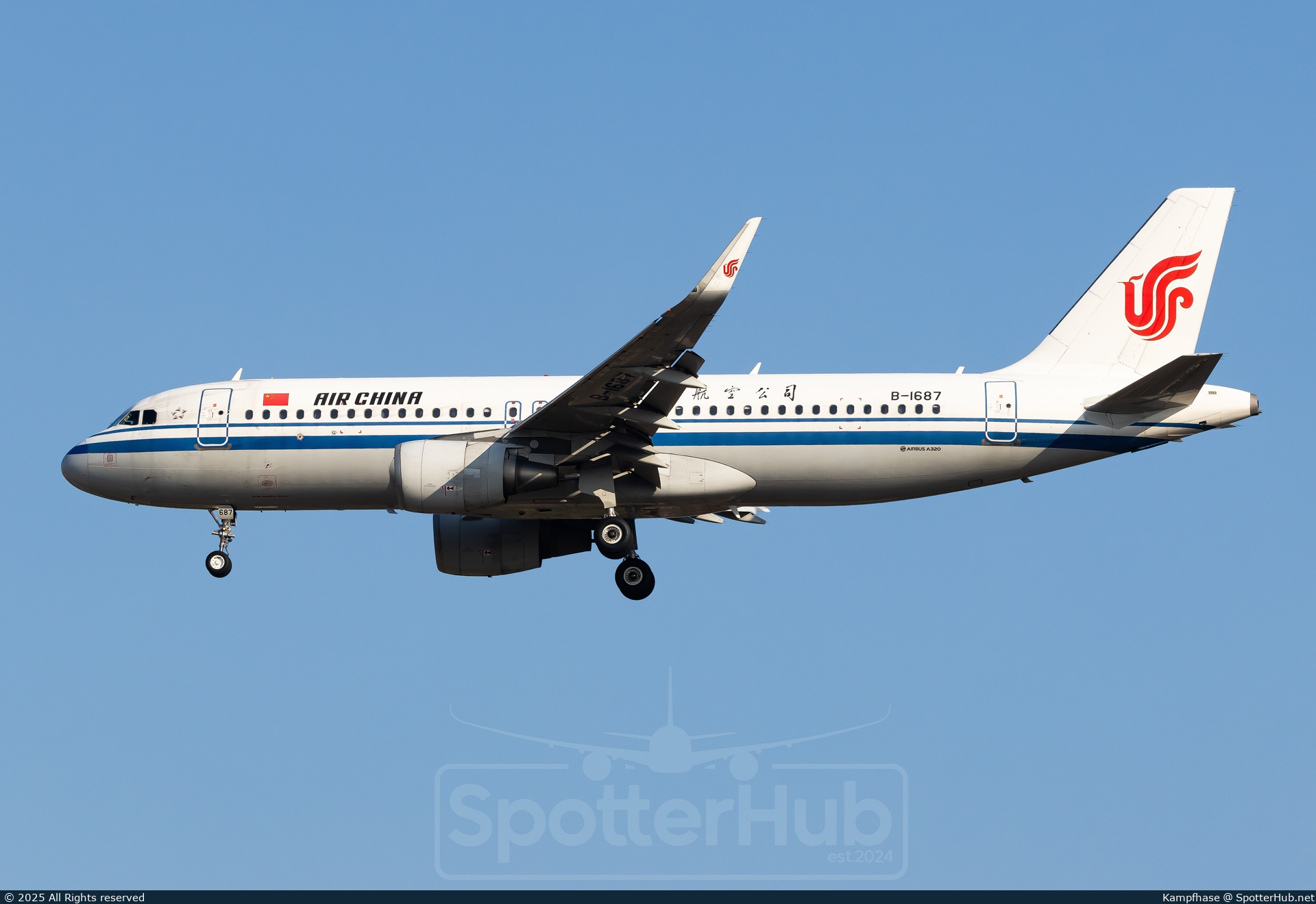 Photo of B-1687 - Airbus A320-214 operated by Air China
