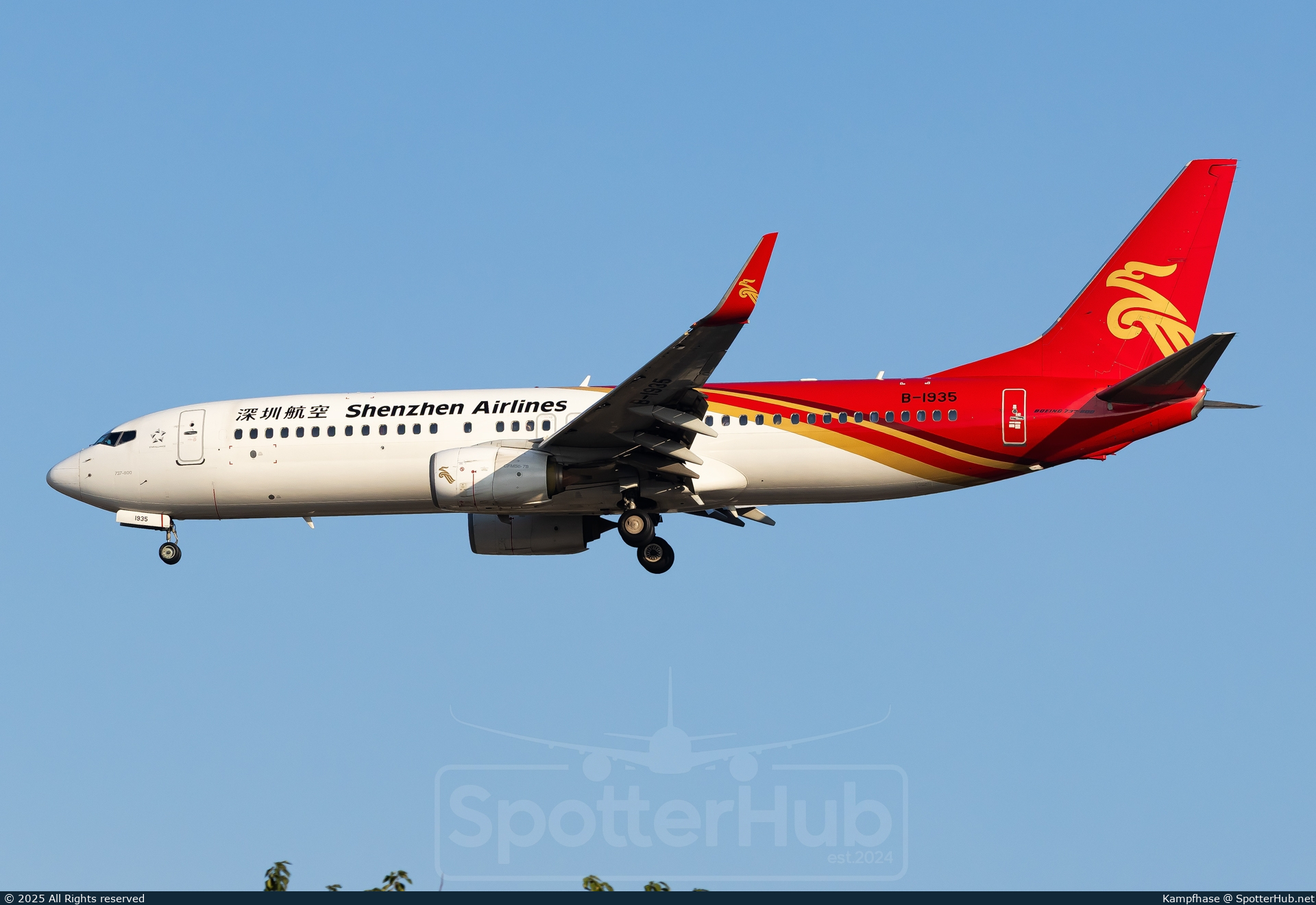 Photo of B-1935 - Boeing 737-87L operated by Shenzhen Airlines