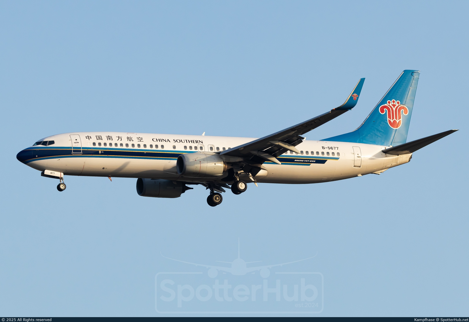 Photo of B-5677 - Boeing 737-81B operated by China Southern Airlines