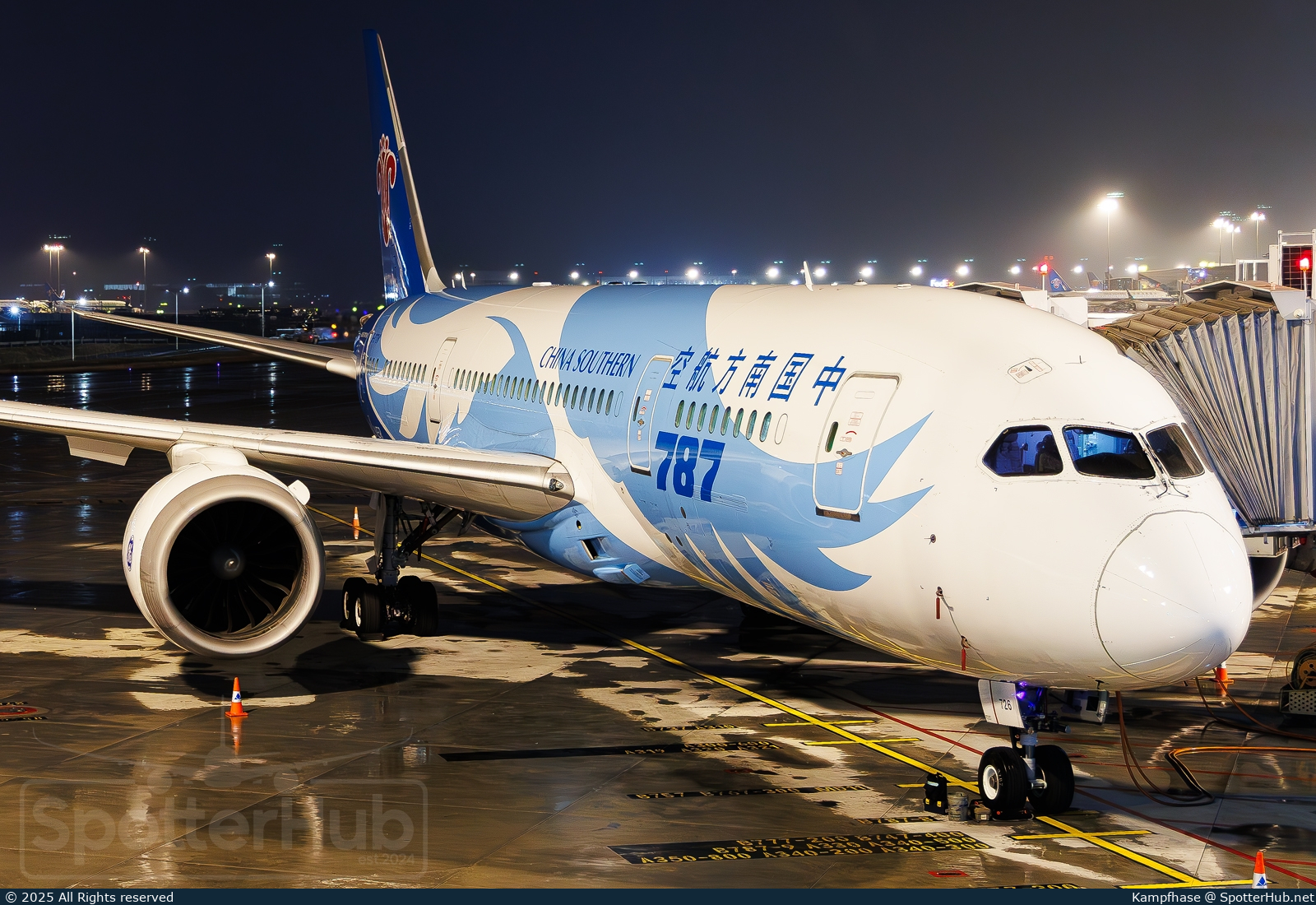 Photo of B-2726 - Boeing 787-8 Dreamliner operated by China Southern Airlines