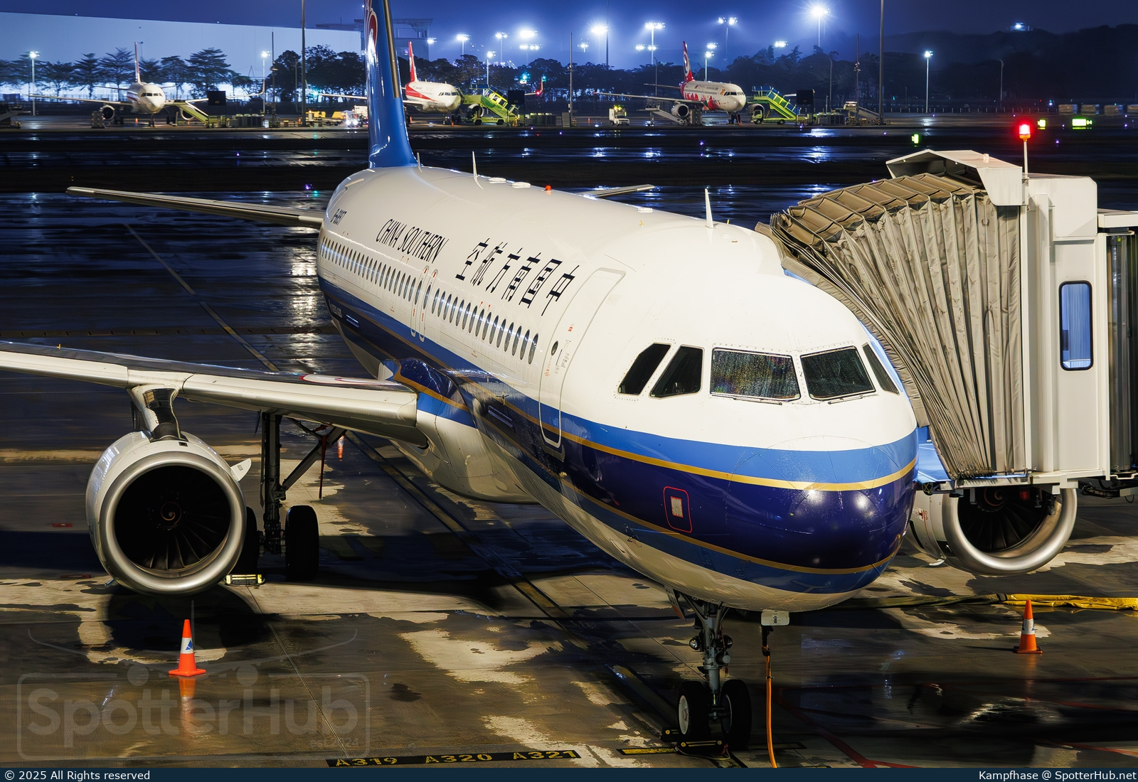 Photo of B-6897 - Airbus A320-232 operated by China Southern Airlines
