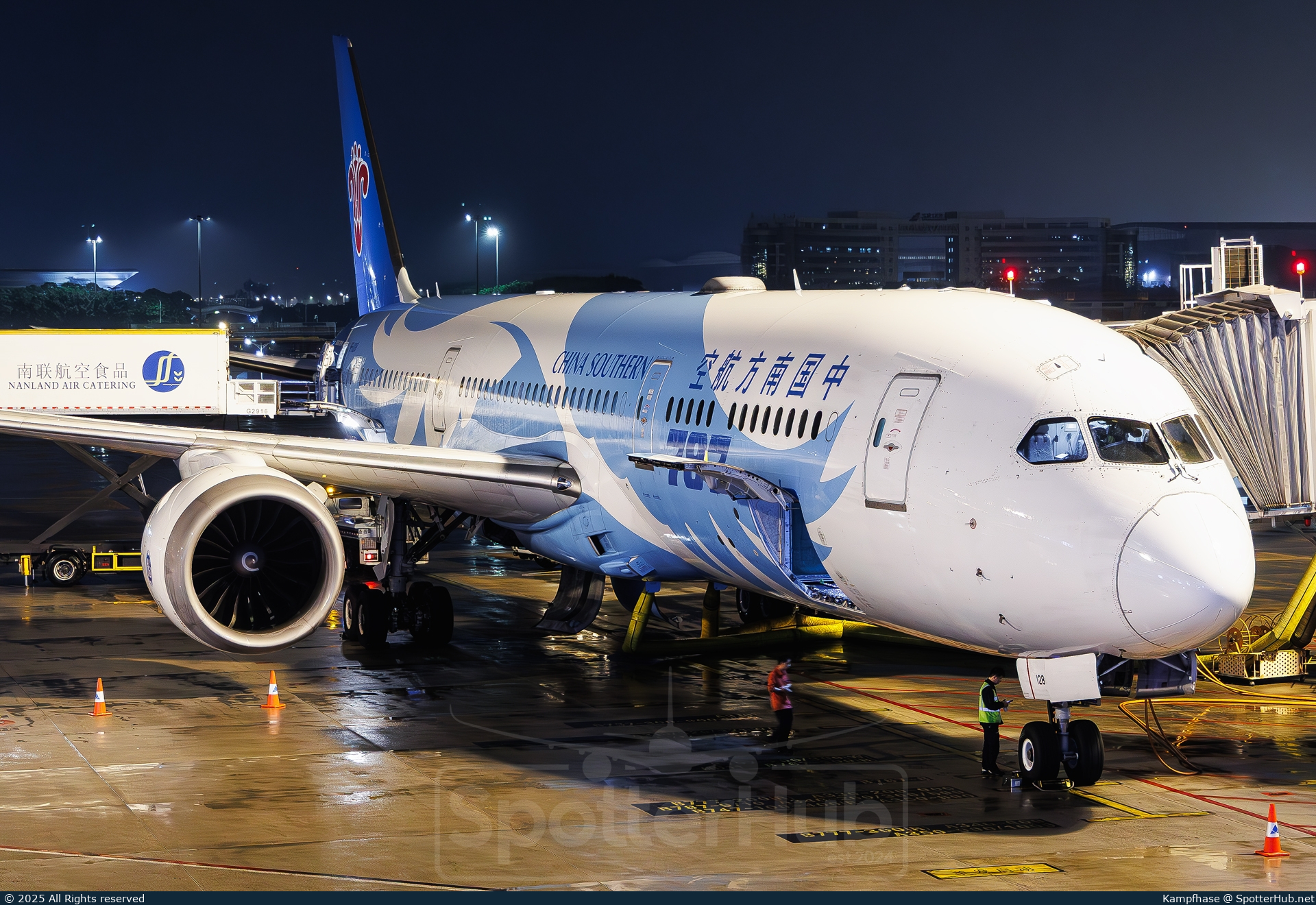 Photo of B-1128 - Boeing 787-9 Dreamliner operated by China Southern Airlines