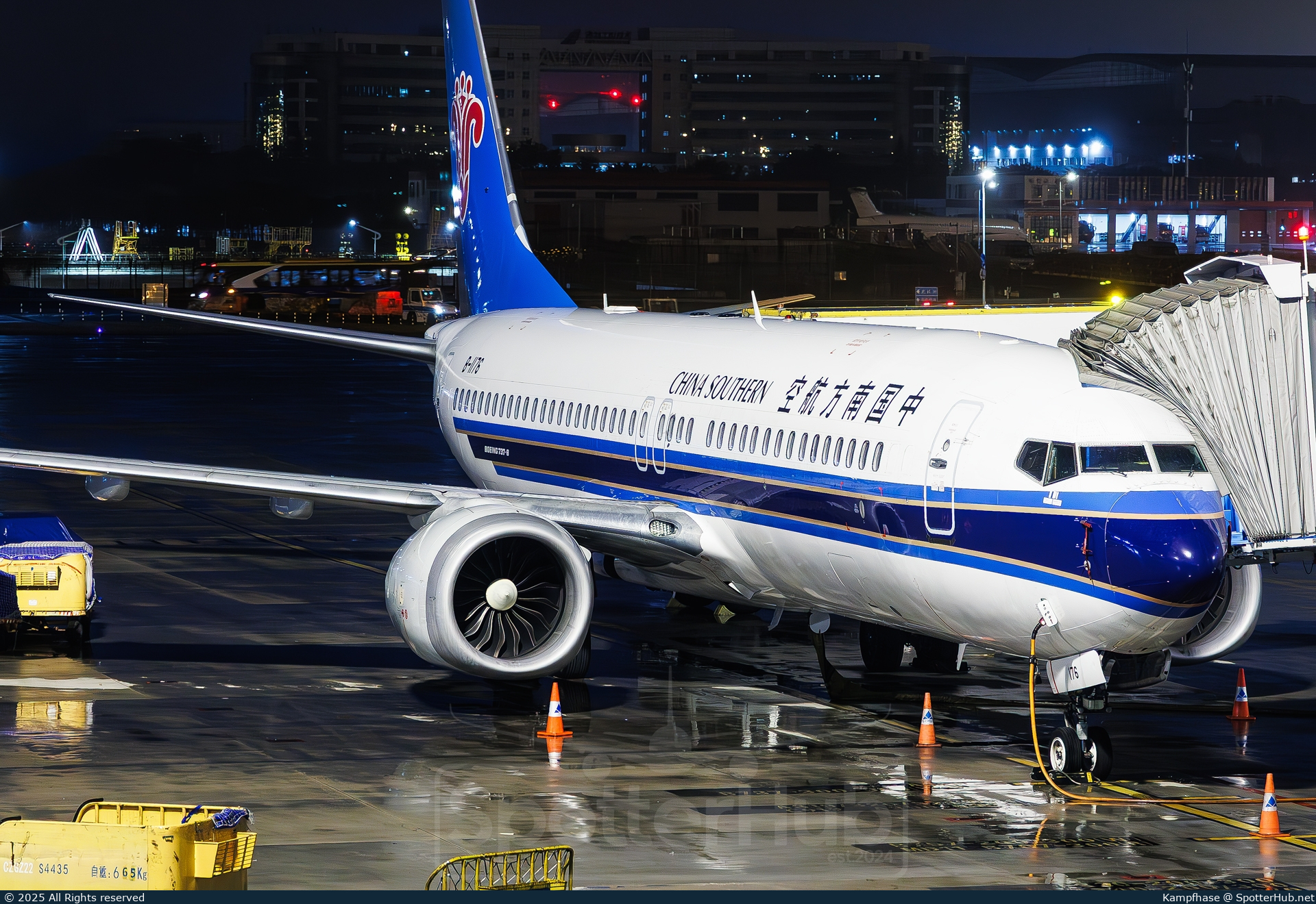 Photo of B-1176 - Boeing 737 MAX 8 operated by China Southern Airlines