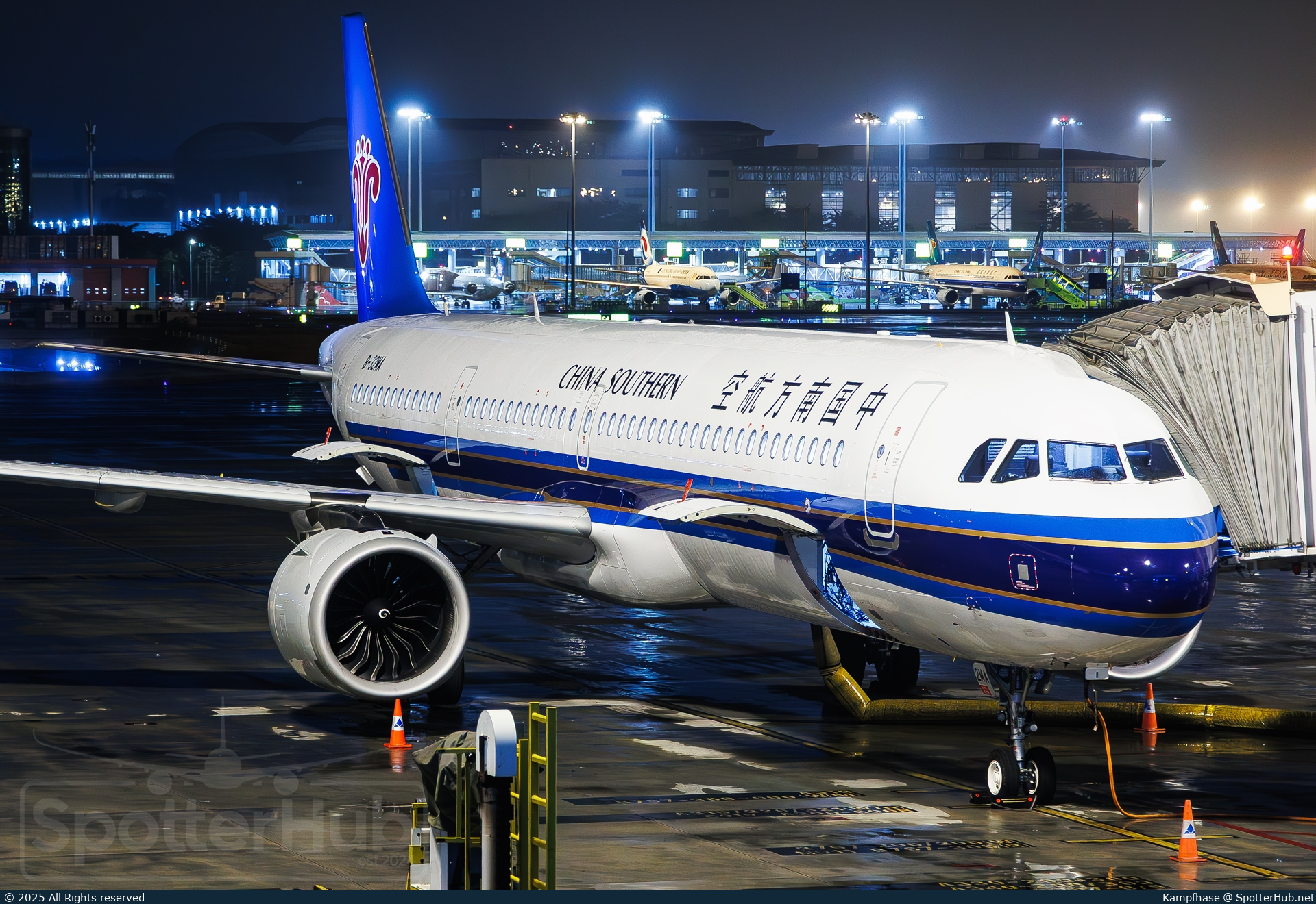Photo of B-32MA - Airbus A321-251NX operated by China Southern Airlines