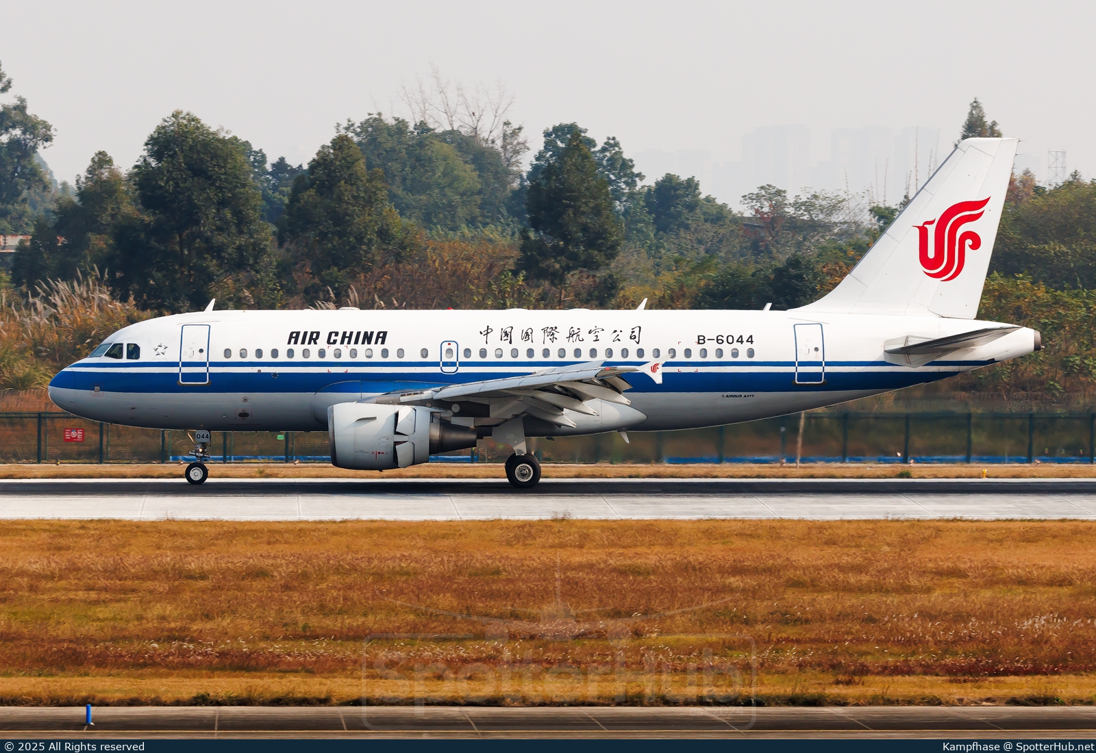 Photo of B-6044 - Airbus A319-115 operated by Air China