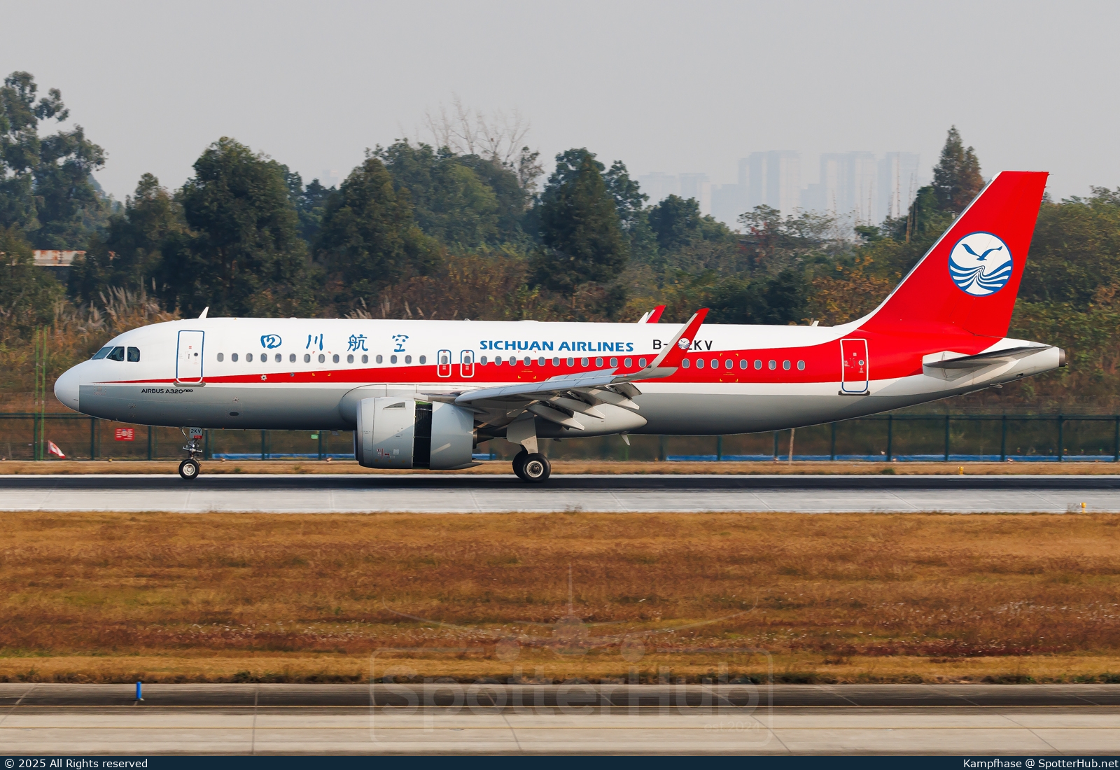 Photo of B-32KV - Airbus A320-271N operated by Sichuan Airlines