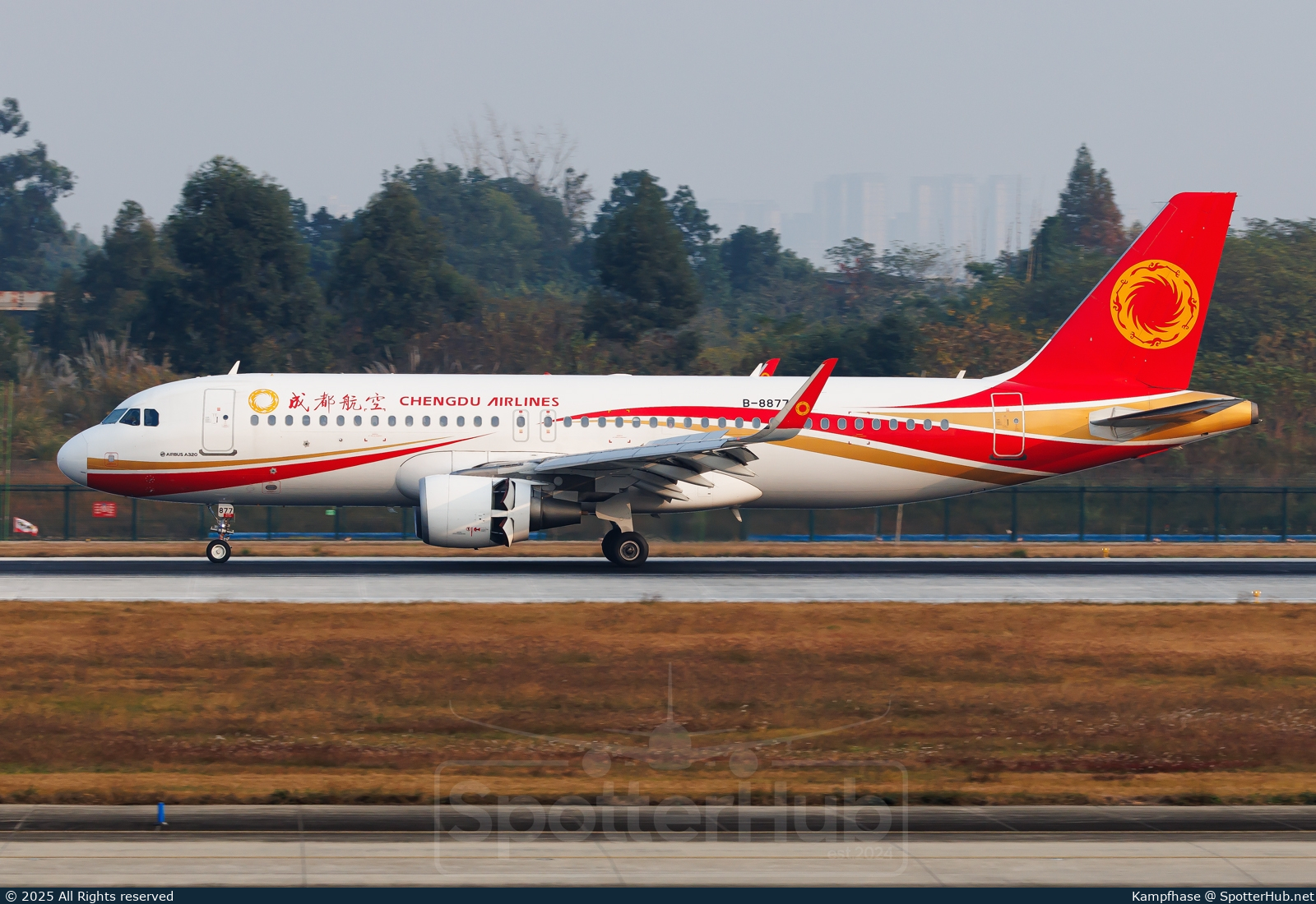 Photo of B-8877 - Airbus A320-214 operated by Chengdu Airlines