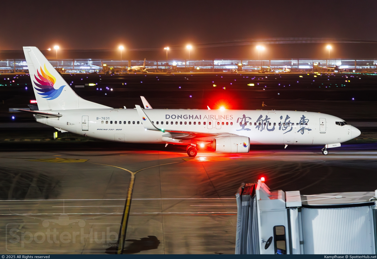 Photo of B-7631 - Boeing 737-83Z operated by Donghai Airlines