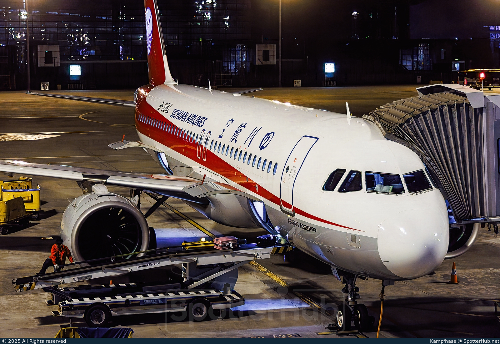 Photo of B-32KL - Airbus A320-271N operated by Sichuan Airlines
