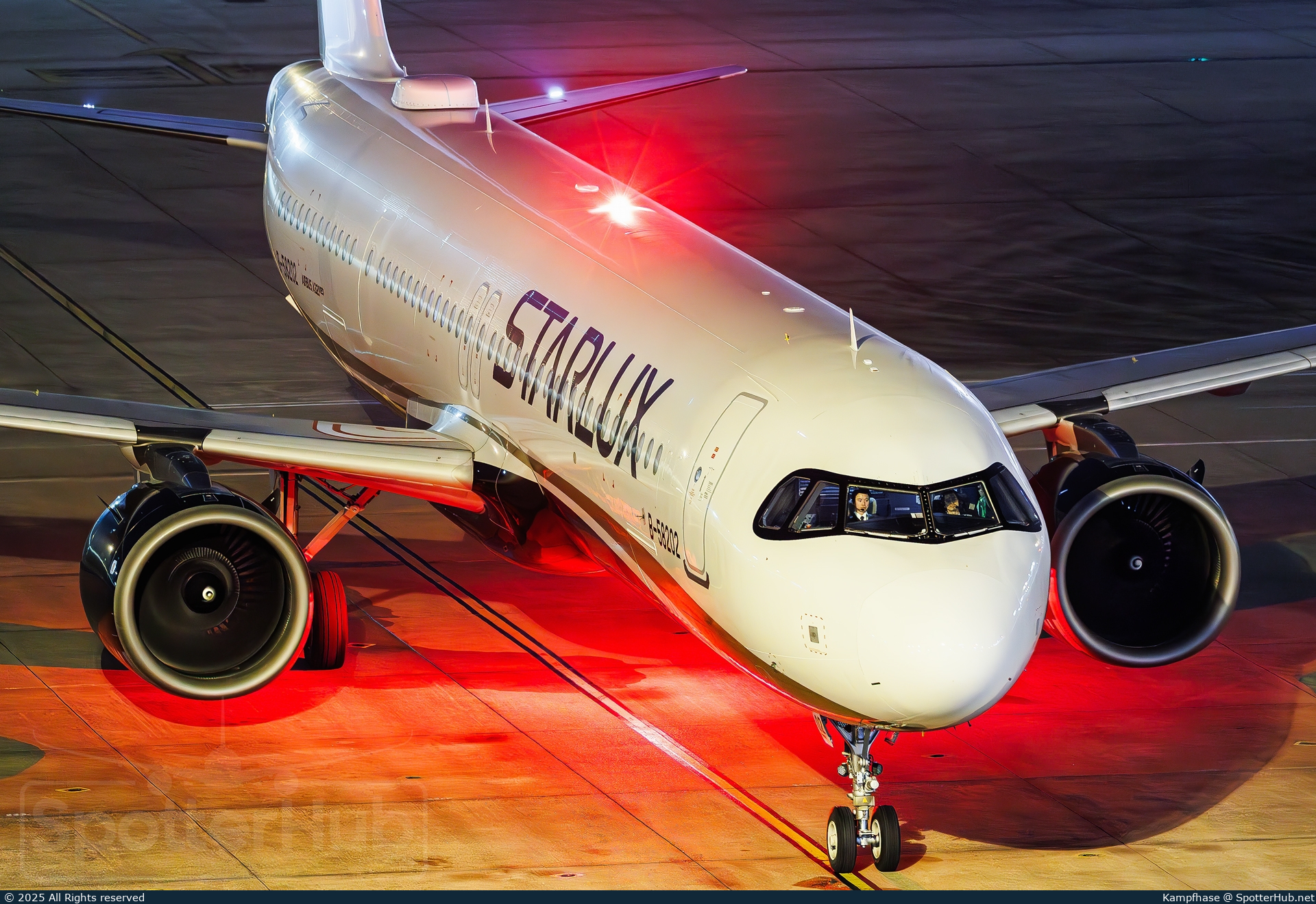 Photo of B-58202 - Airbus A321-252NX at International