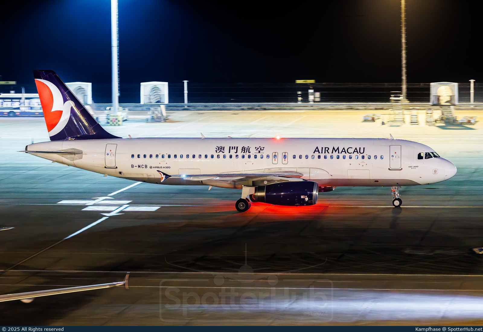 Photo of B-MCB - Airbus A320-232 operated by Air Macau
