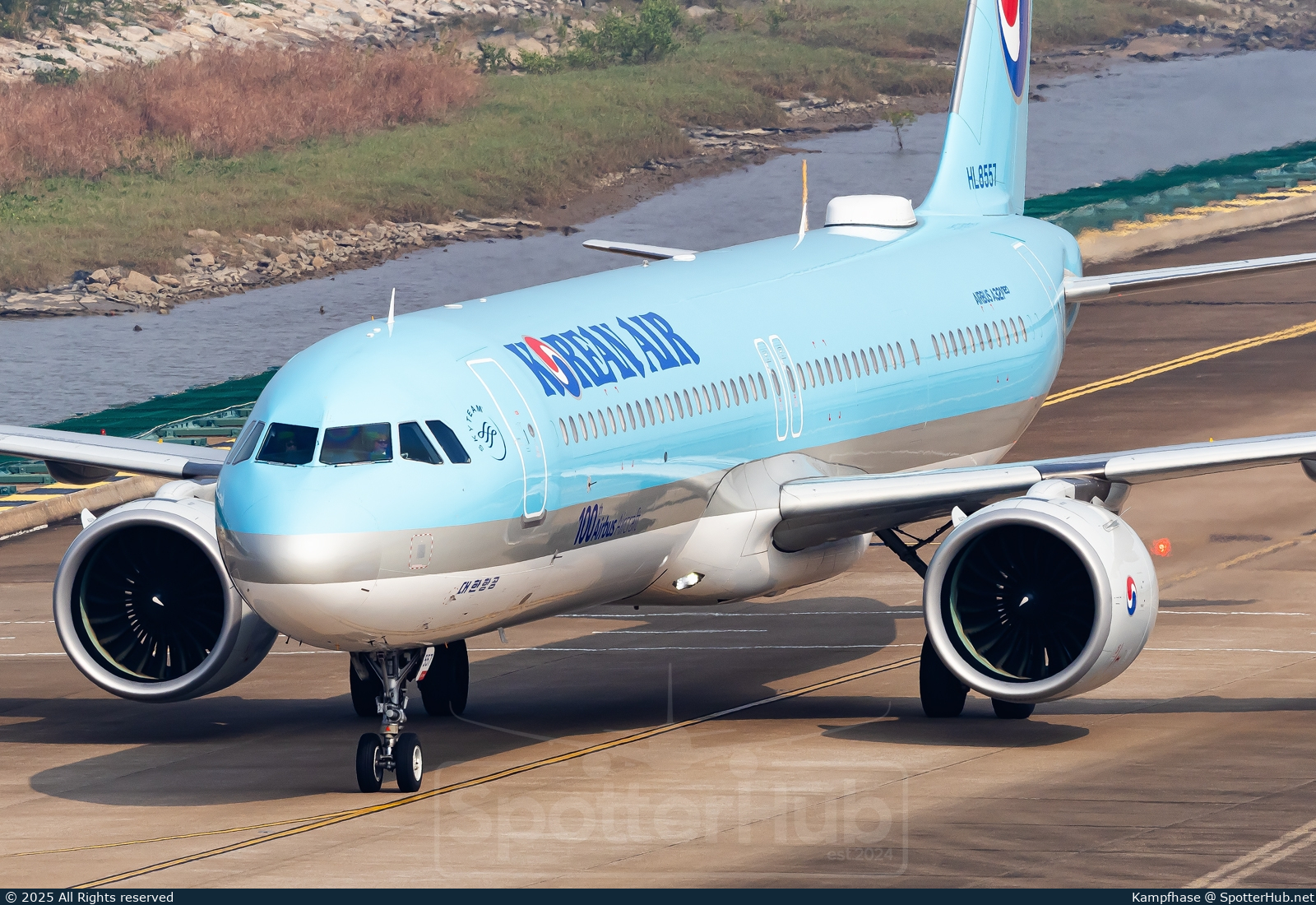 Photo of HL8557 - Airbus A321-272NX operated by Korean Air