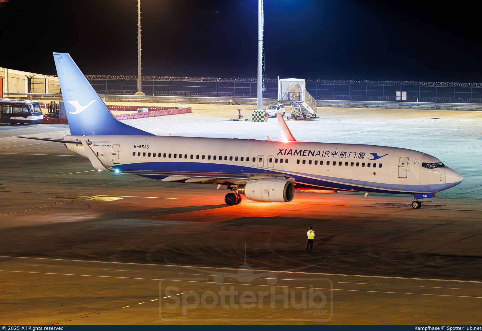 Photo of B-5535 - Boeing 737-85C operated by Xiamen Airlines