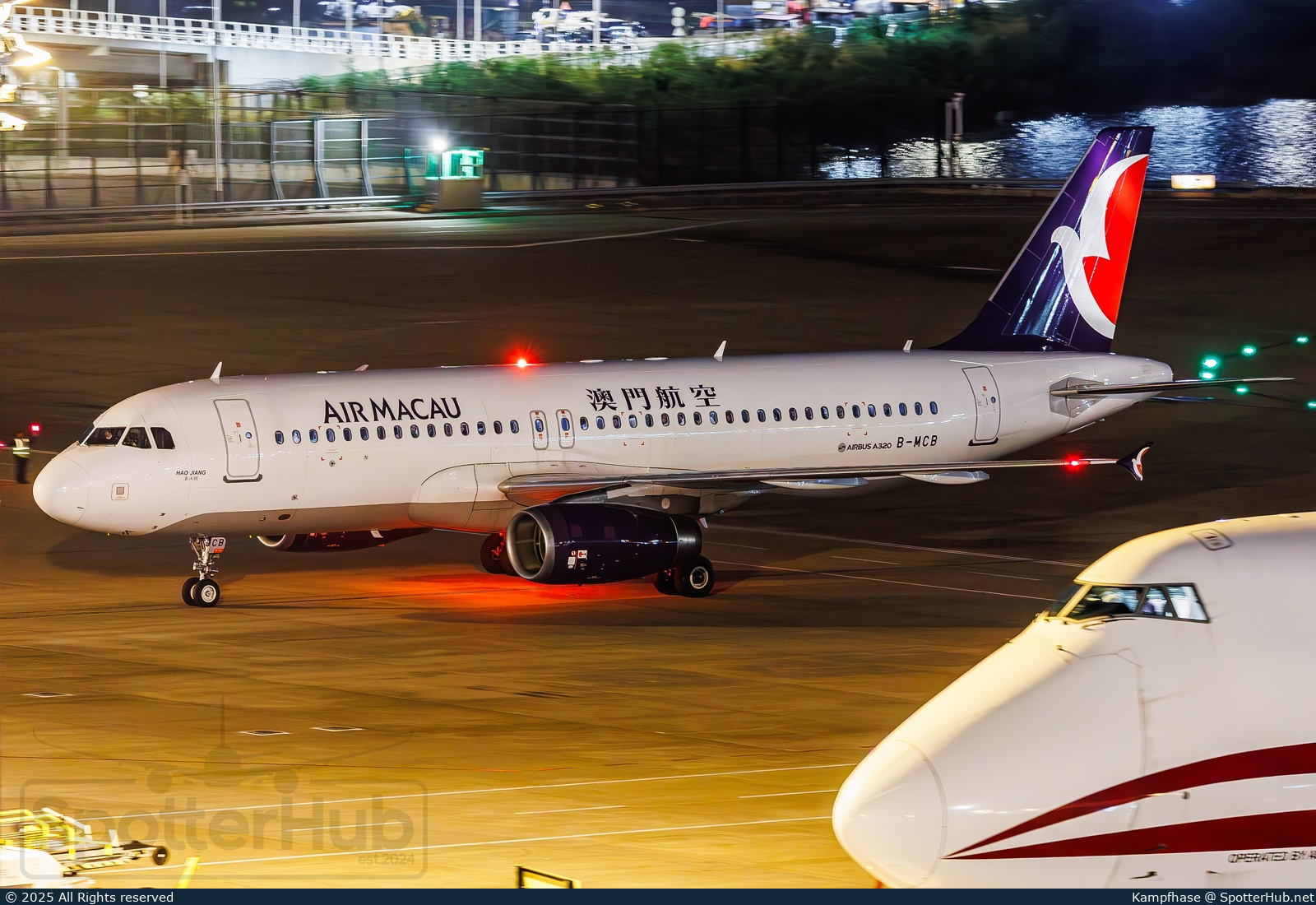 Photo of B-MCB - Airbus A320-232 operated by Air Macau