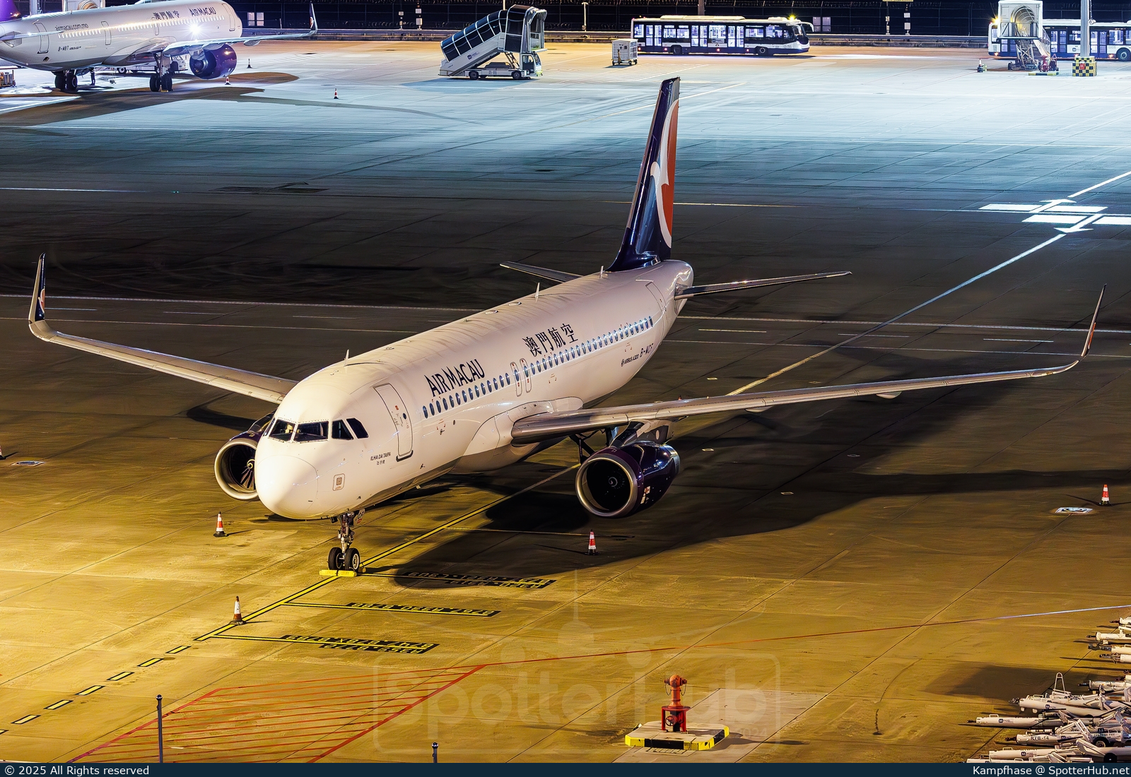 Photo of B-MCF - Airbus A320-232 operated by Air Macau