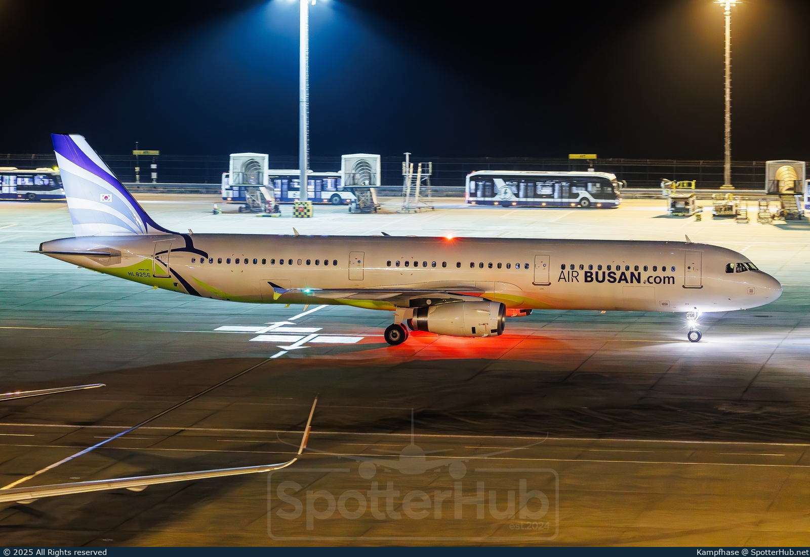 Photo of HL8256 - Airbus A321-231 operated by Air Busan