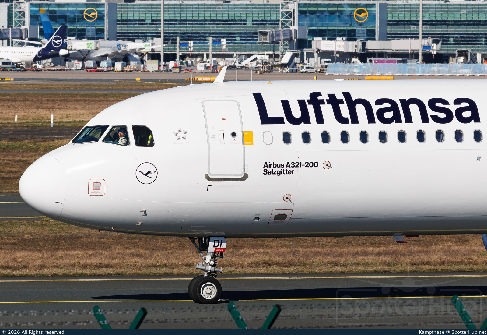 Photo of D-AIDI - Airbus A321-231 operated by Lufthansa