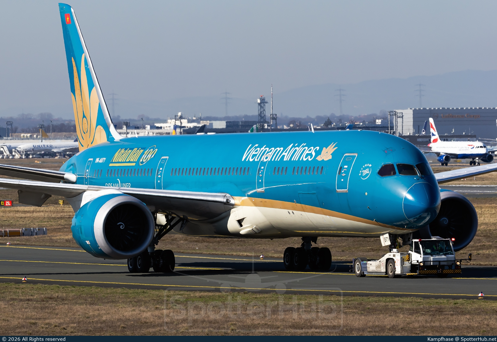 Photo of VN-A871 - Boeing 787-9 Dreamliner operated by Vietnam Airlines