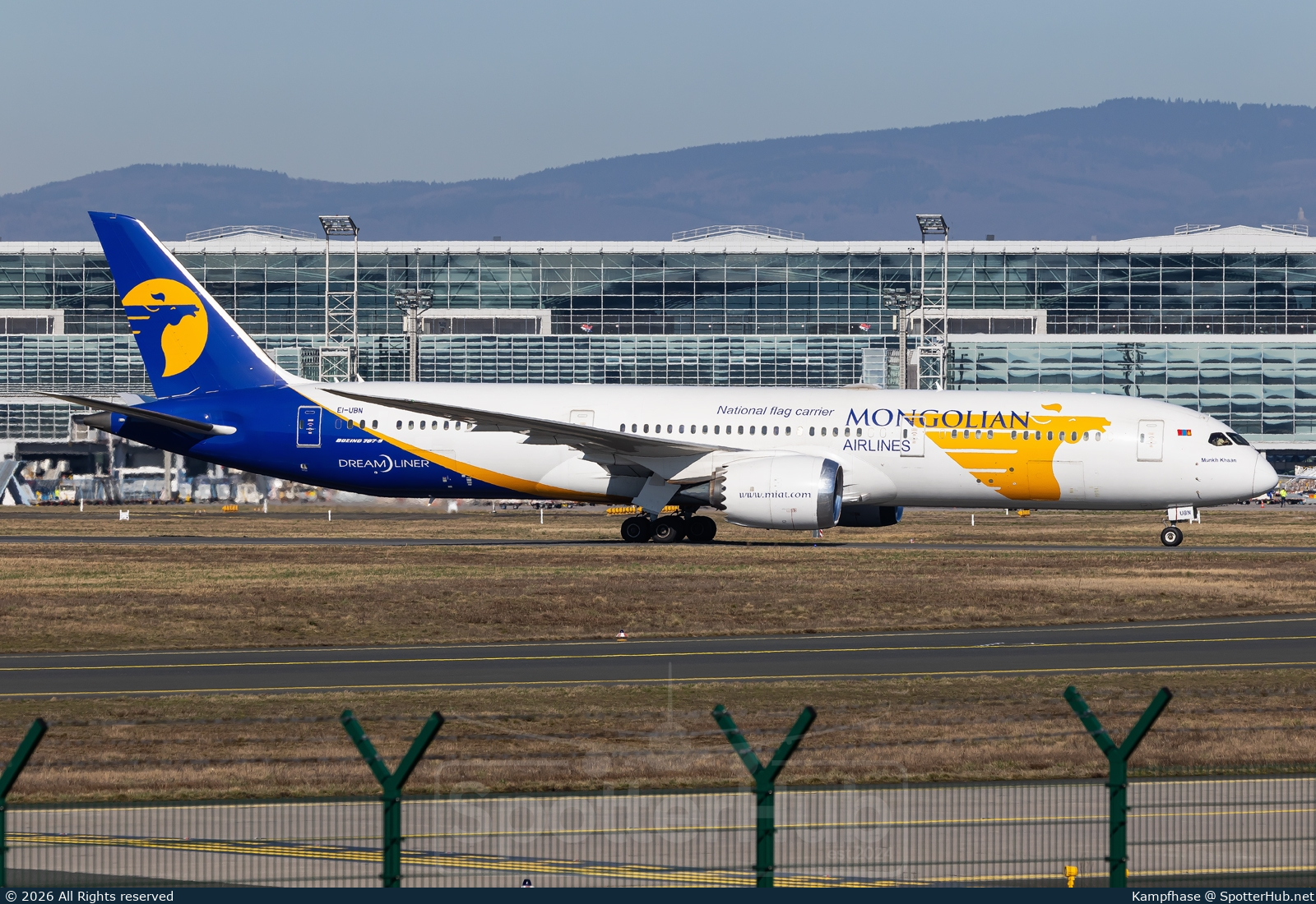 Photo of EI-UBN - Boeing 787-9 Dreamliner operated by MIAT Mongolian Airlines