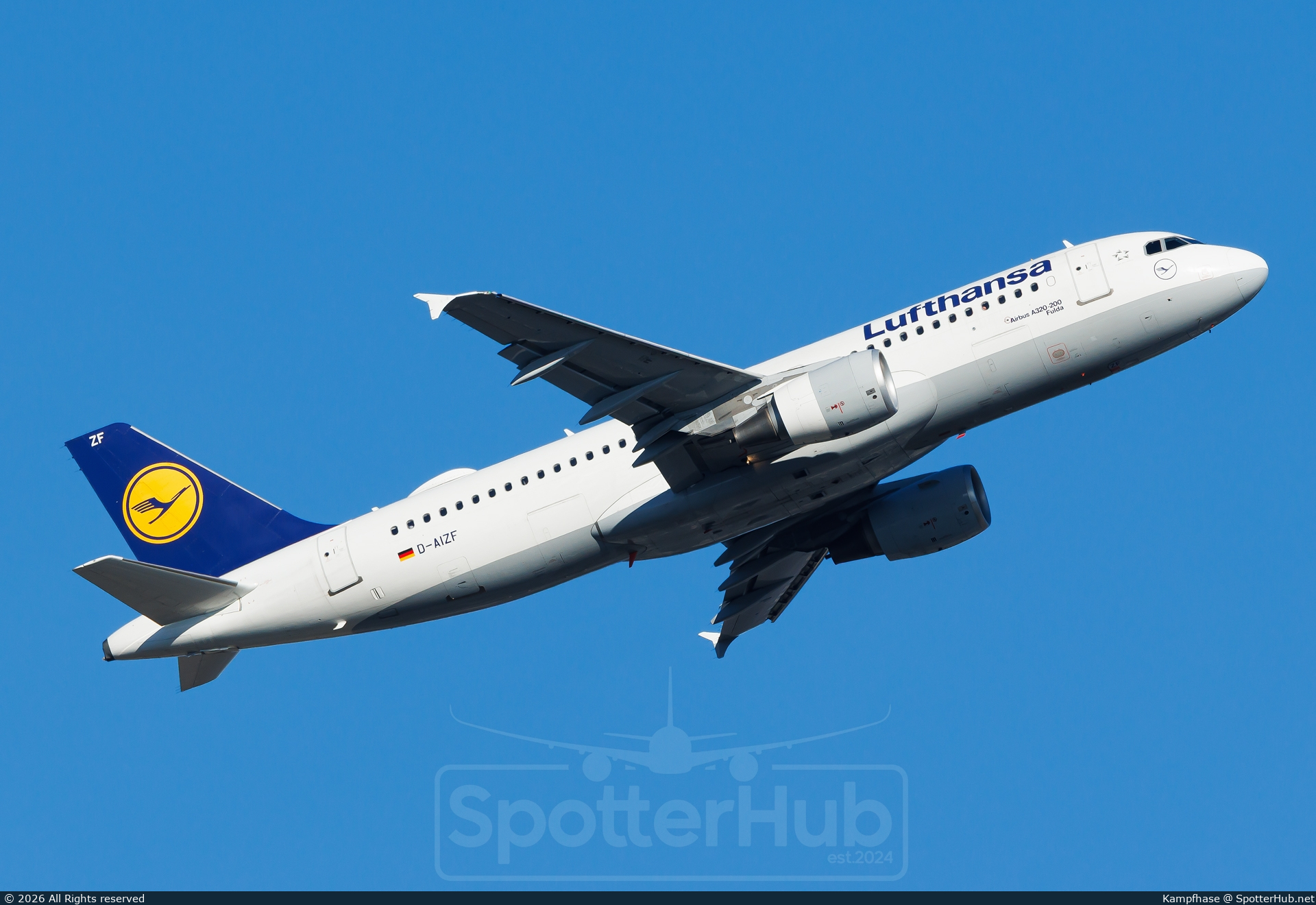 Photo of D-AIZF - Airbus A320-214 operated by Lufthansa