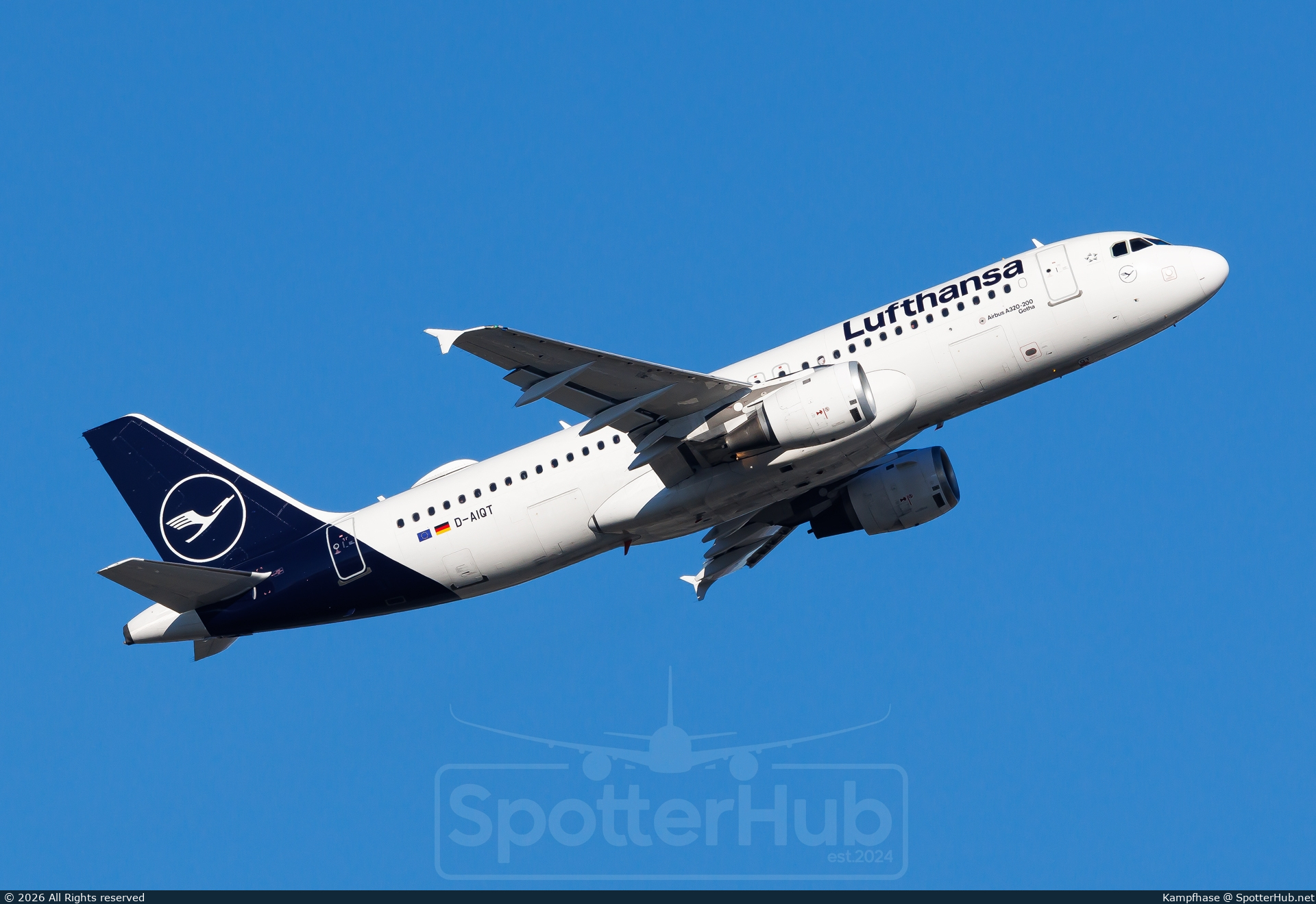 Photo of D-AIQT - Airbus A320-211 operated by Lufthansa