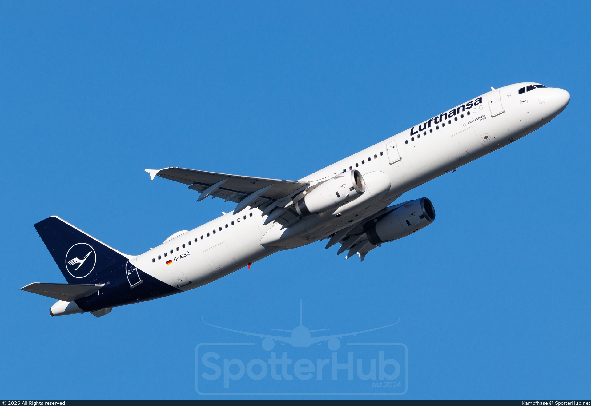 Photo of D-AISQ - Airbus A321-231 operated by Lufthansa