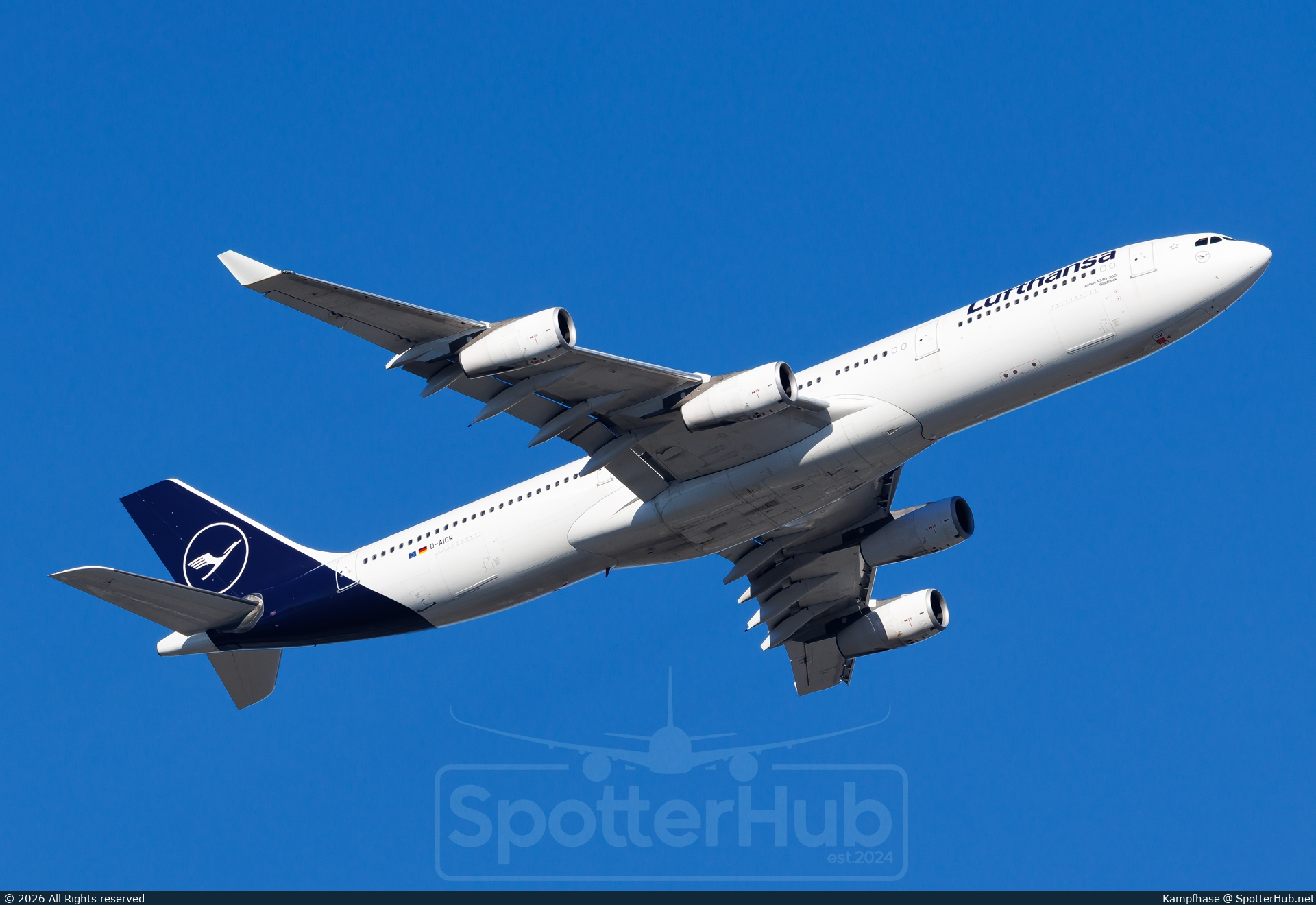 Photo of D-AIGW - Airbus A340-313 operated by Lufthansa