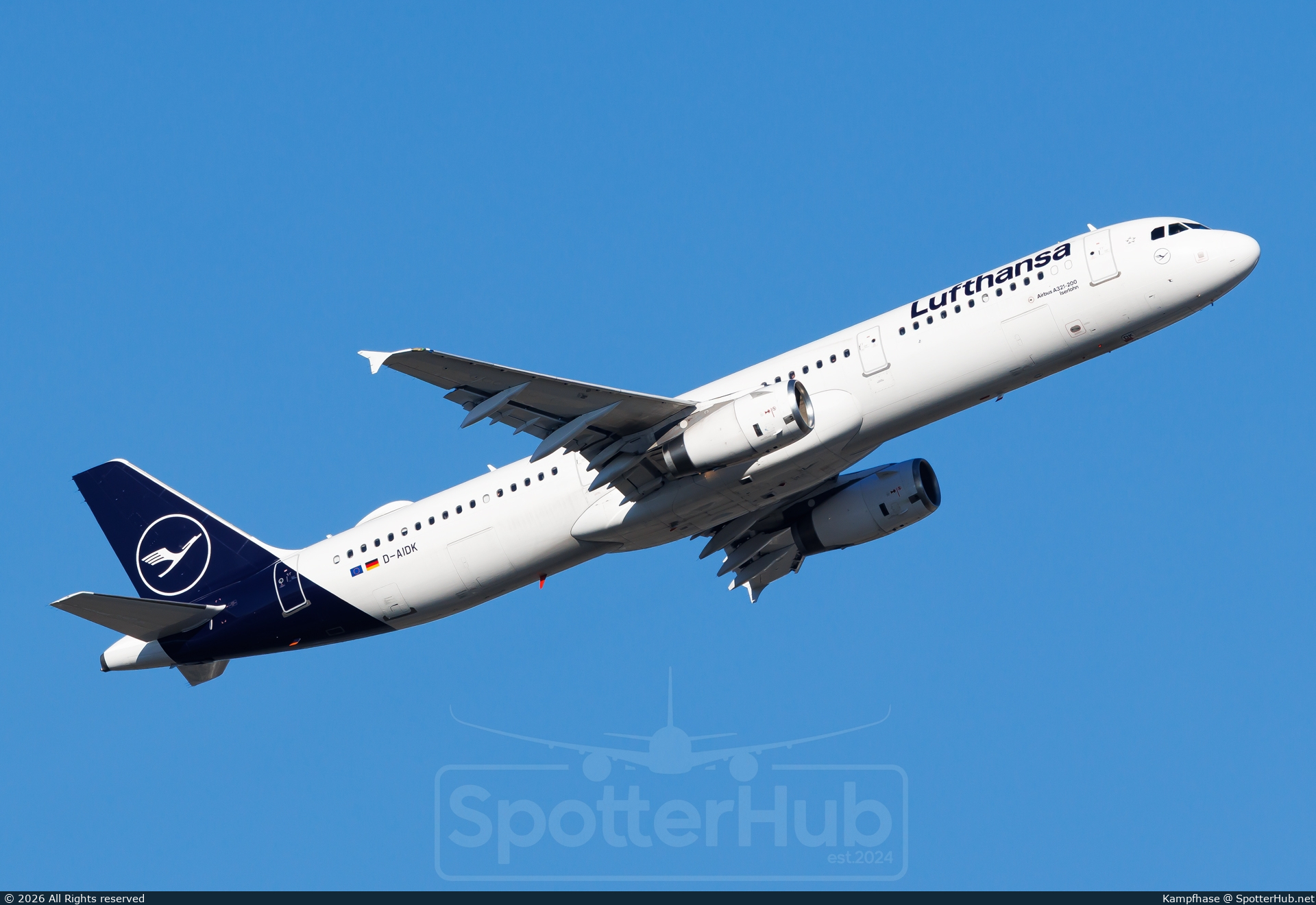 Photo of D-AIDK - Airbus A321-231 operated by Lufthansa